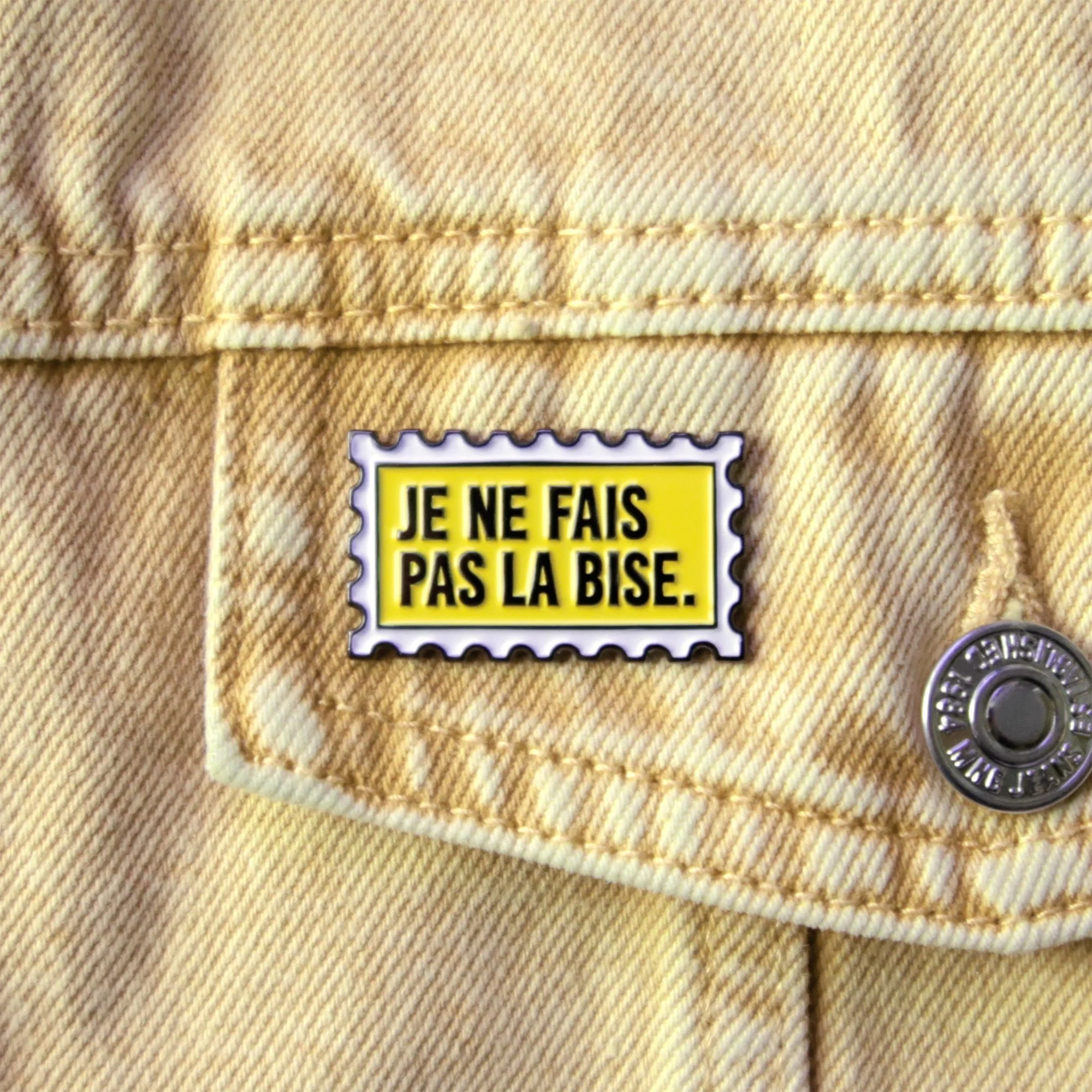 💋💋Je ne fais pas la bise. Merci.
🛍️ > Lien dans la bio.
.
#enamelpin #bisou #travail