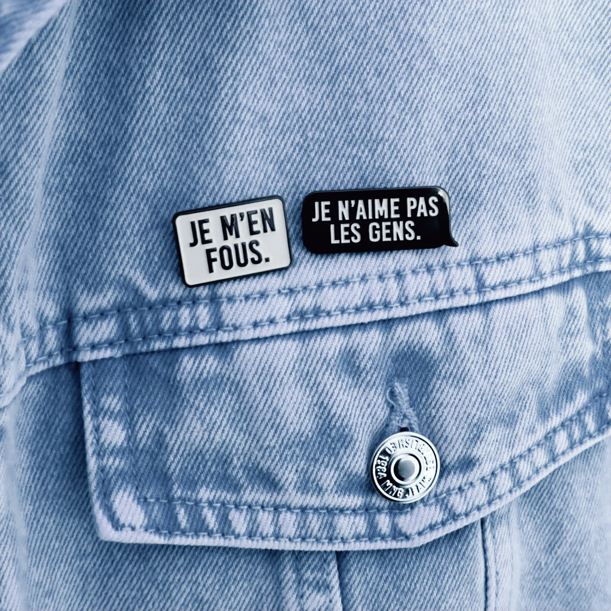 🐈&zwj;⬛Je m'en fous, je pr&eacute;f&egrave;re passer du temps avec mon chat ! Affich&eacute;, revendiqu&eacute;, valid&eacute;.
🛍️ > Lien dans la bio.
.
#enamelpin #lesgens #crazycatladyclub