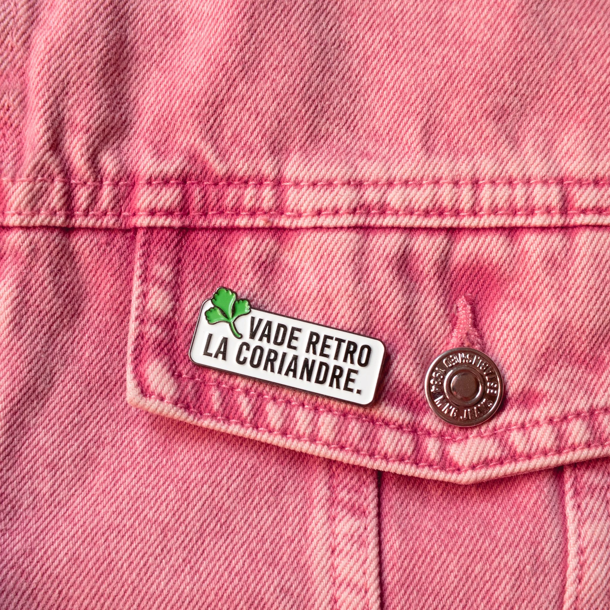 🚫🪴SANS COMMENTAIRE.
🛍️ > Lien dans la bio.
.
#enamelpin #vaderetrolacoriandre #savon