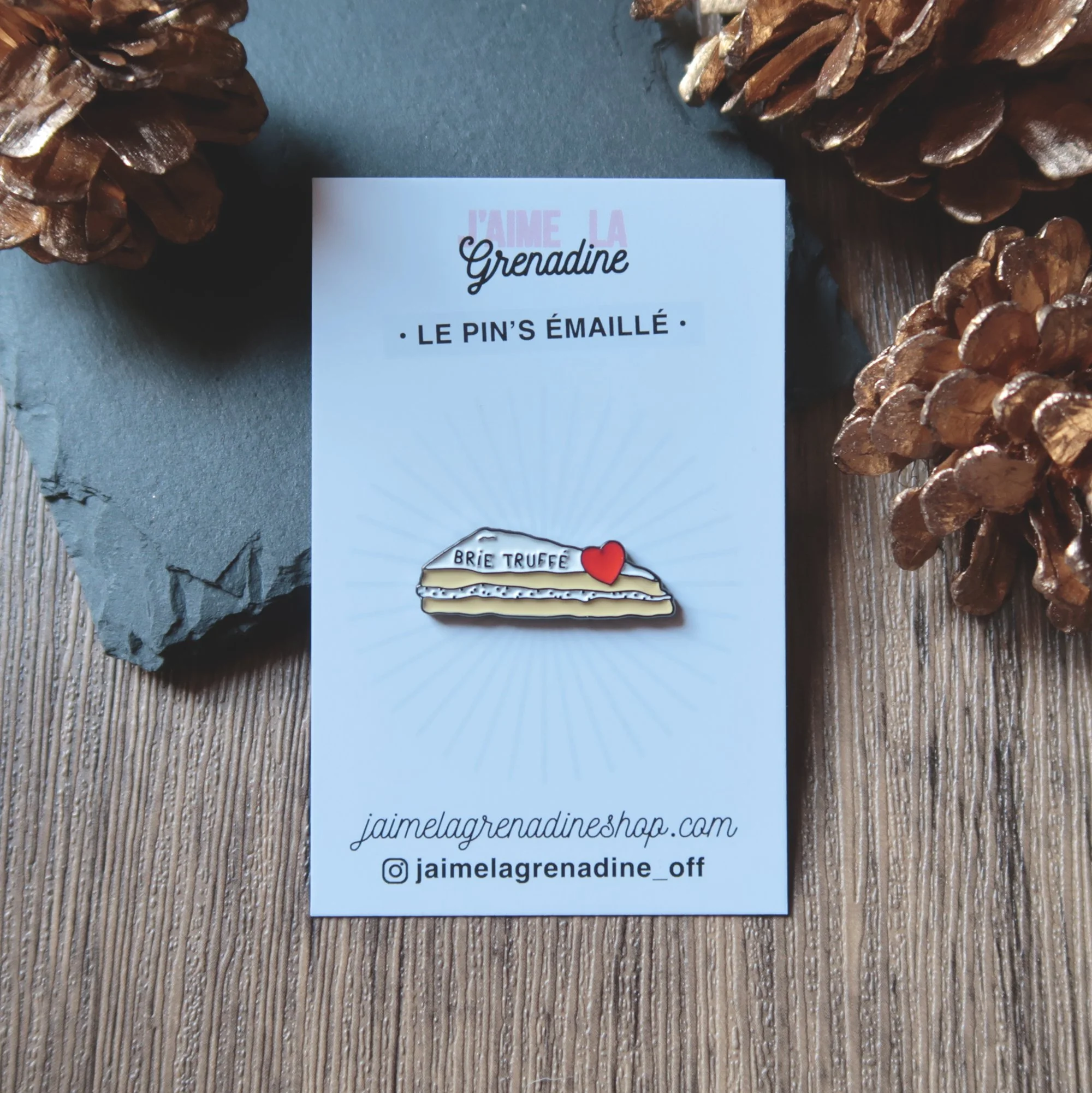 pin's brie truffé fromage - j'aime la grenadine