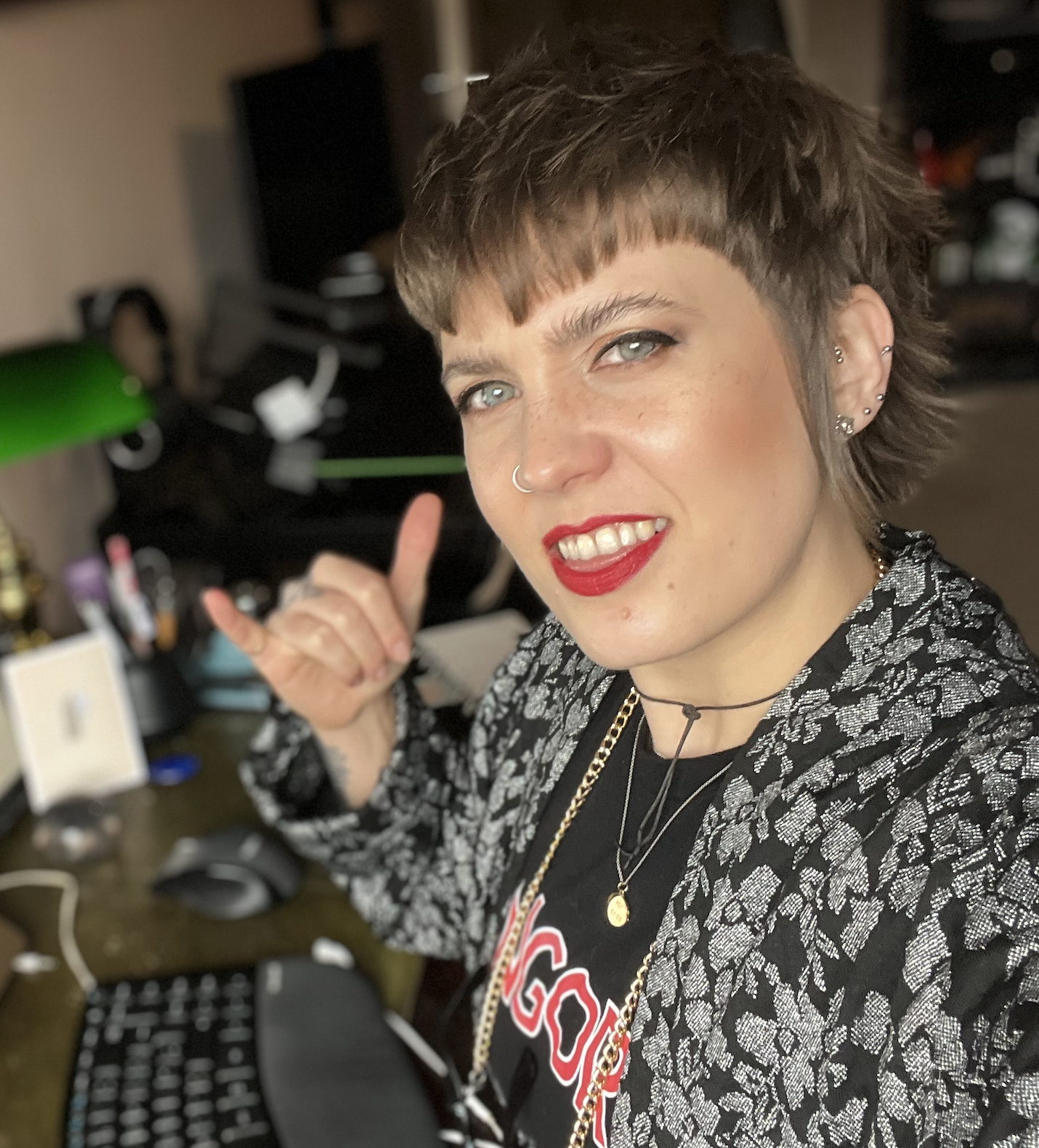 Freelance 'work with me': 1 hour of chill freelance desk time (NO TALKING)