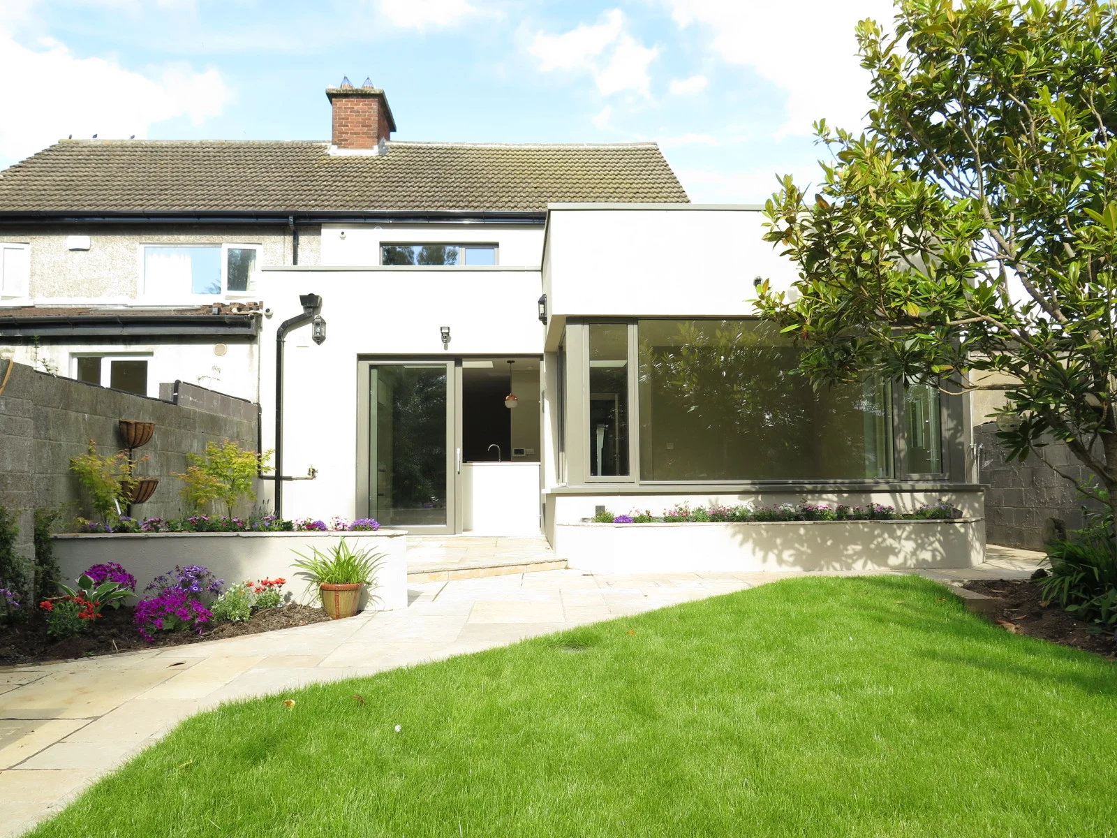 Extension to Beneavin Drive