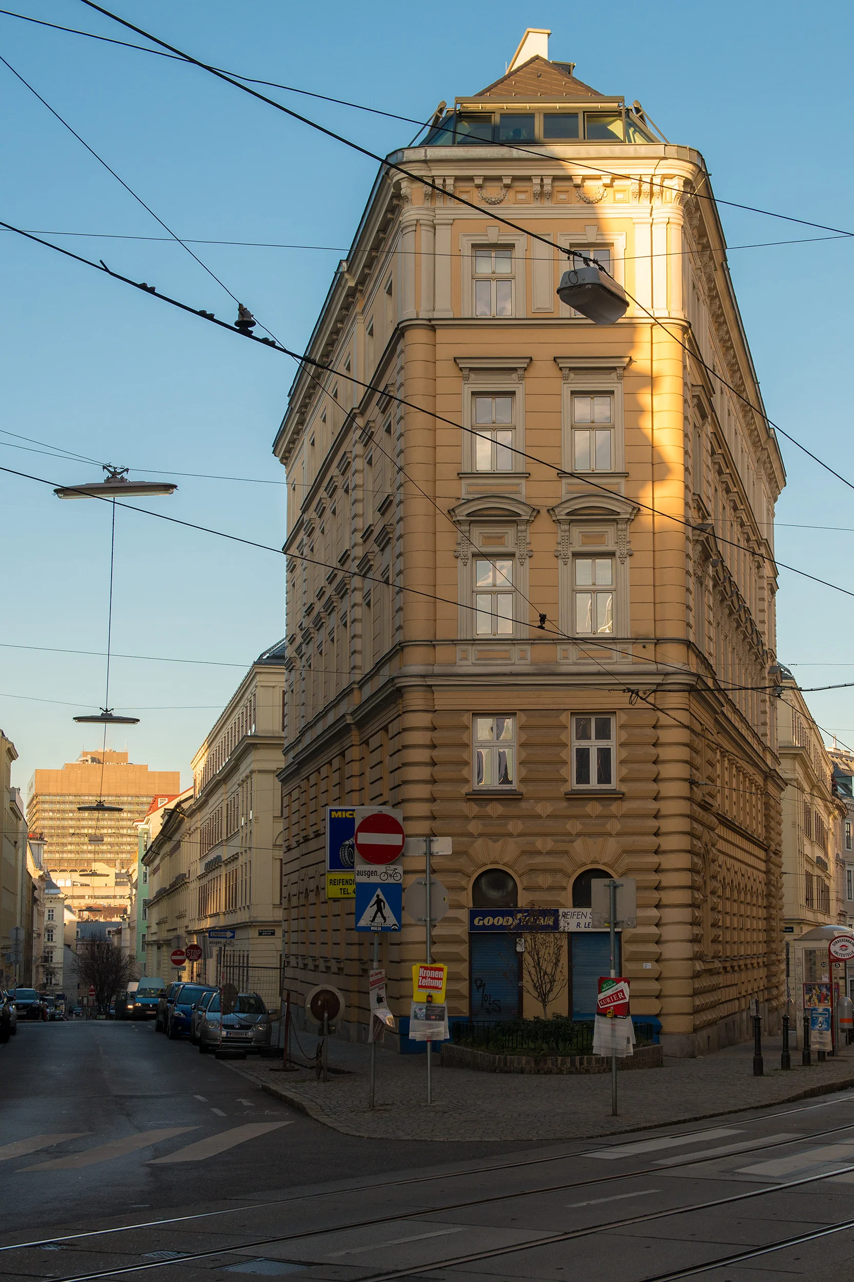 _8NR7899.jpg