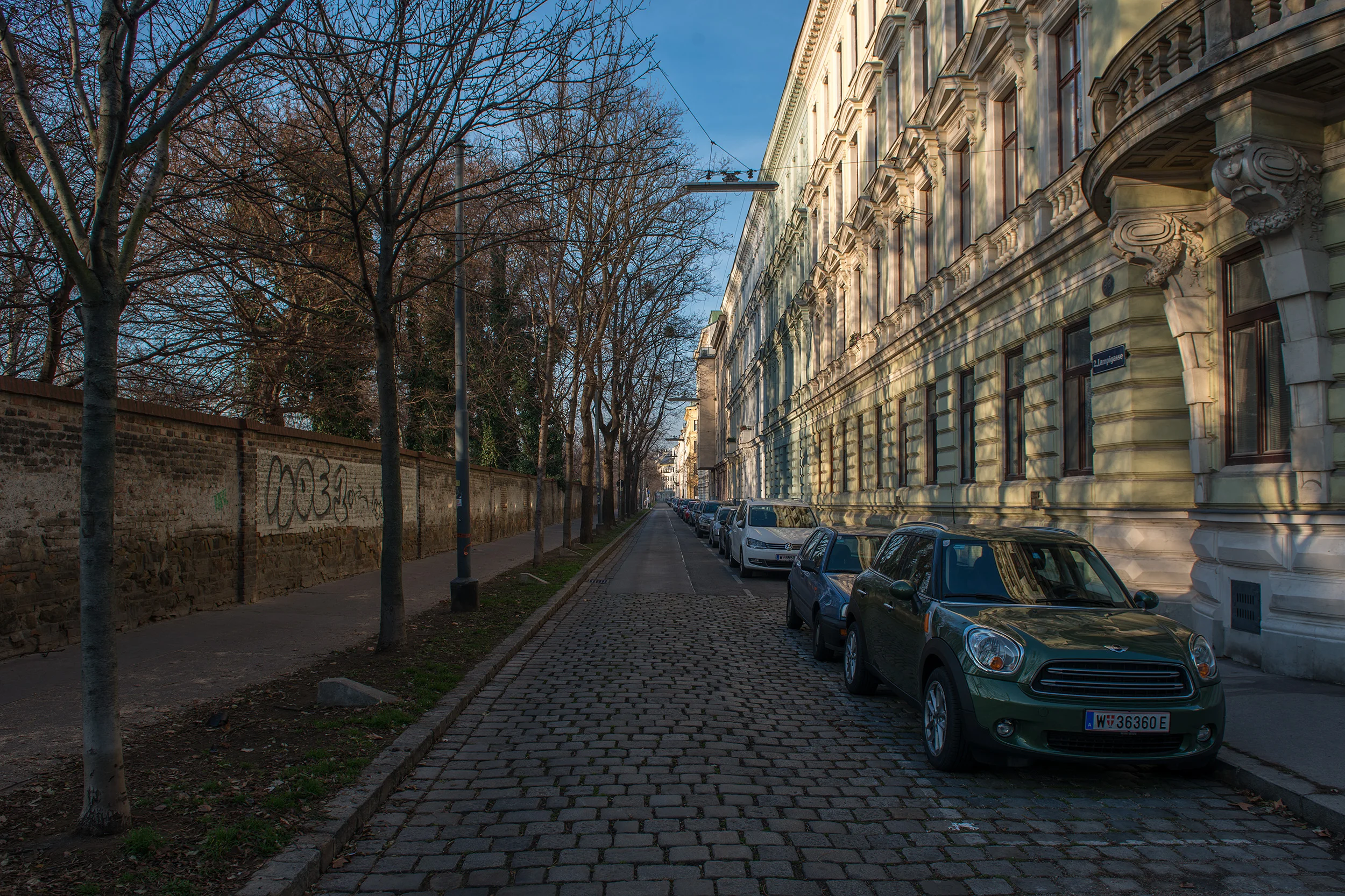 _8NR8114.jpg