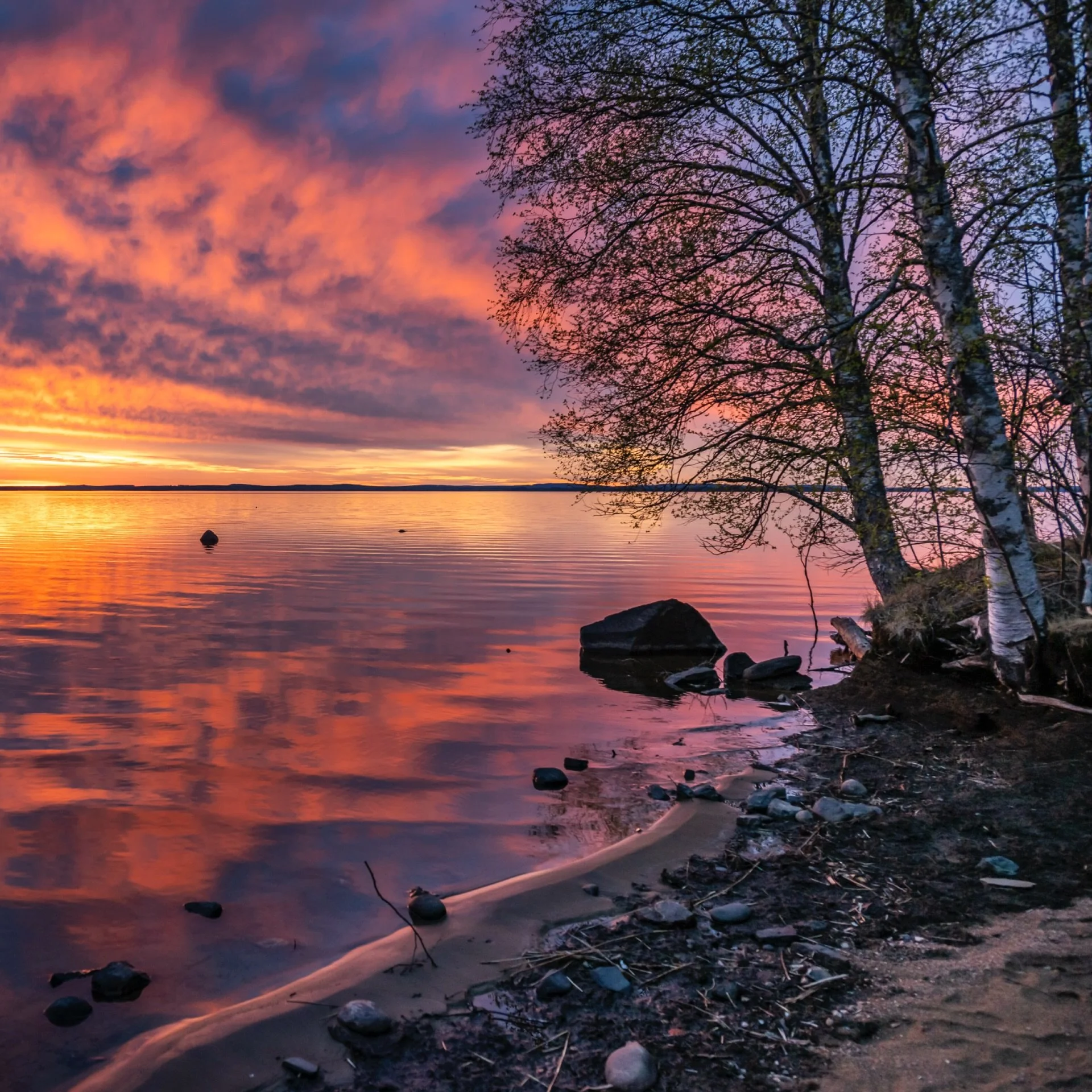 Spring tones in lake Ouluj&auml;rvi.
.
.
#spring #landscapephotography #sunset #sunsetlovers #finland