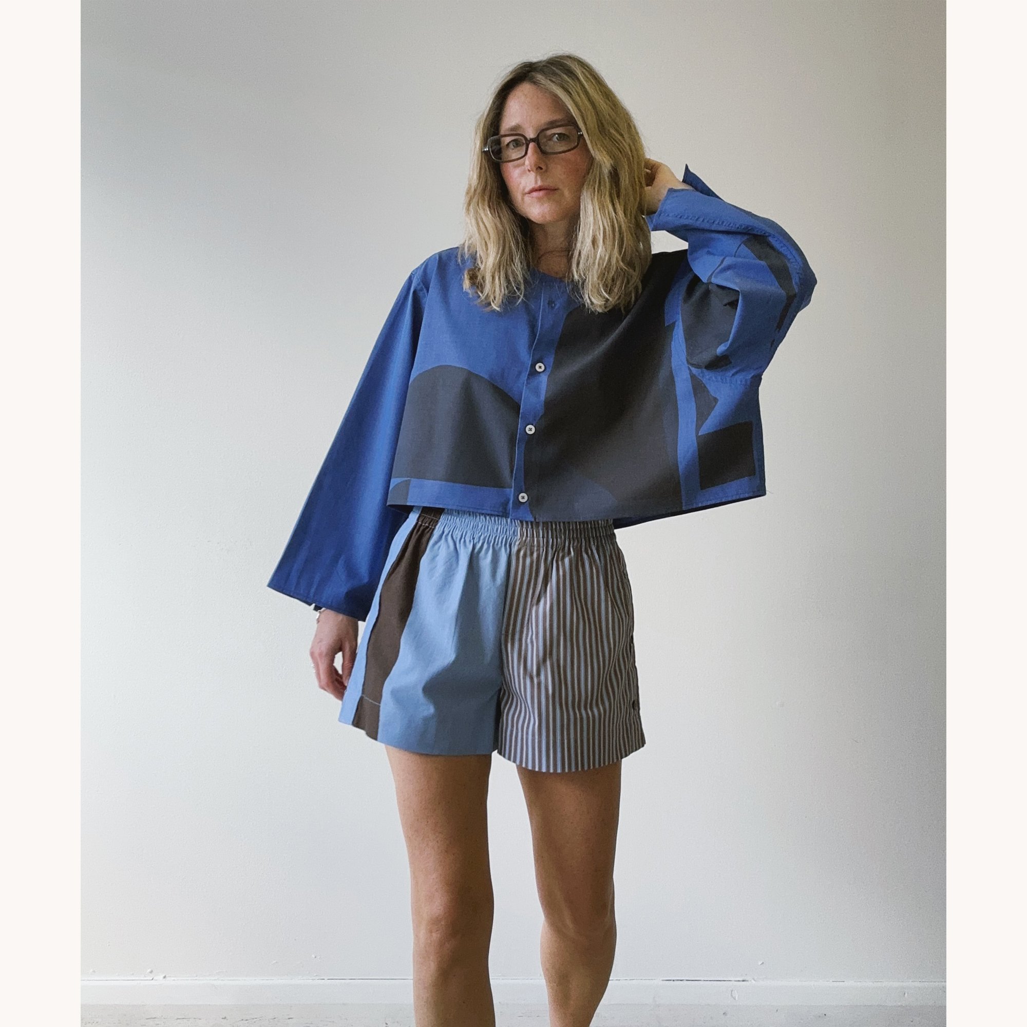 Rita-short-001XS-lifestyle4.jpg