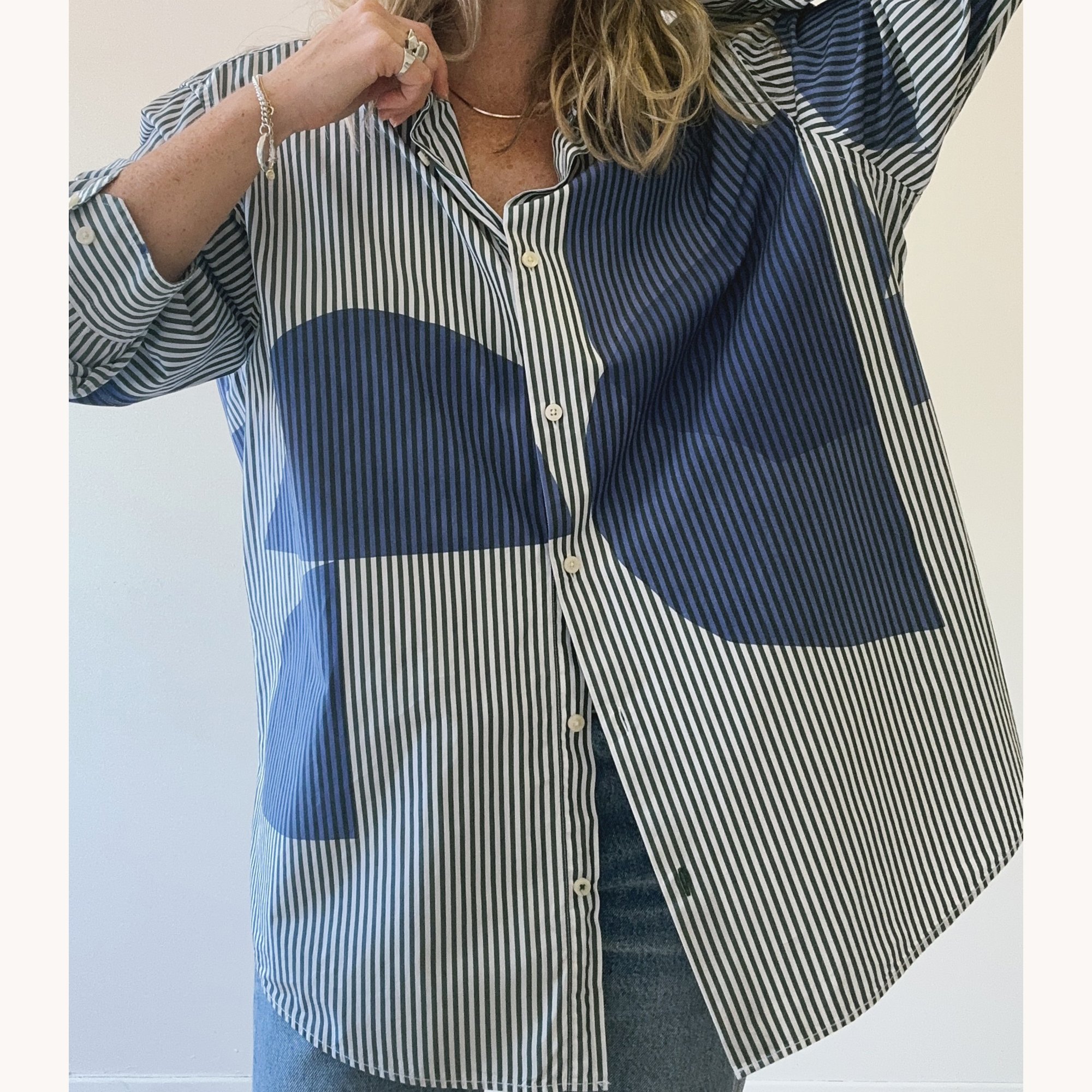 Caylus-shirt-lifestyle3.jpg