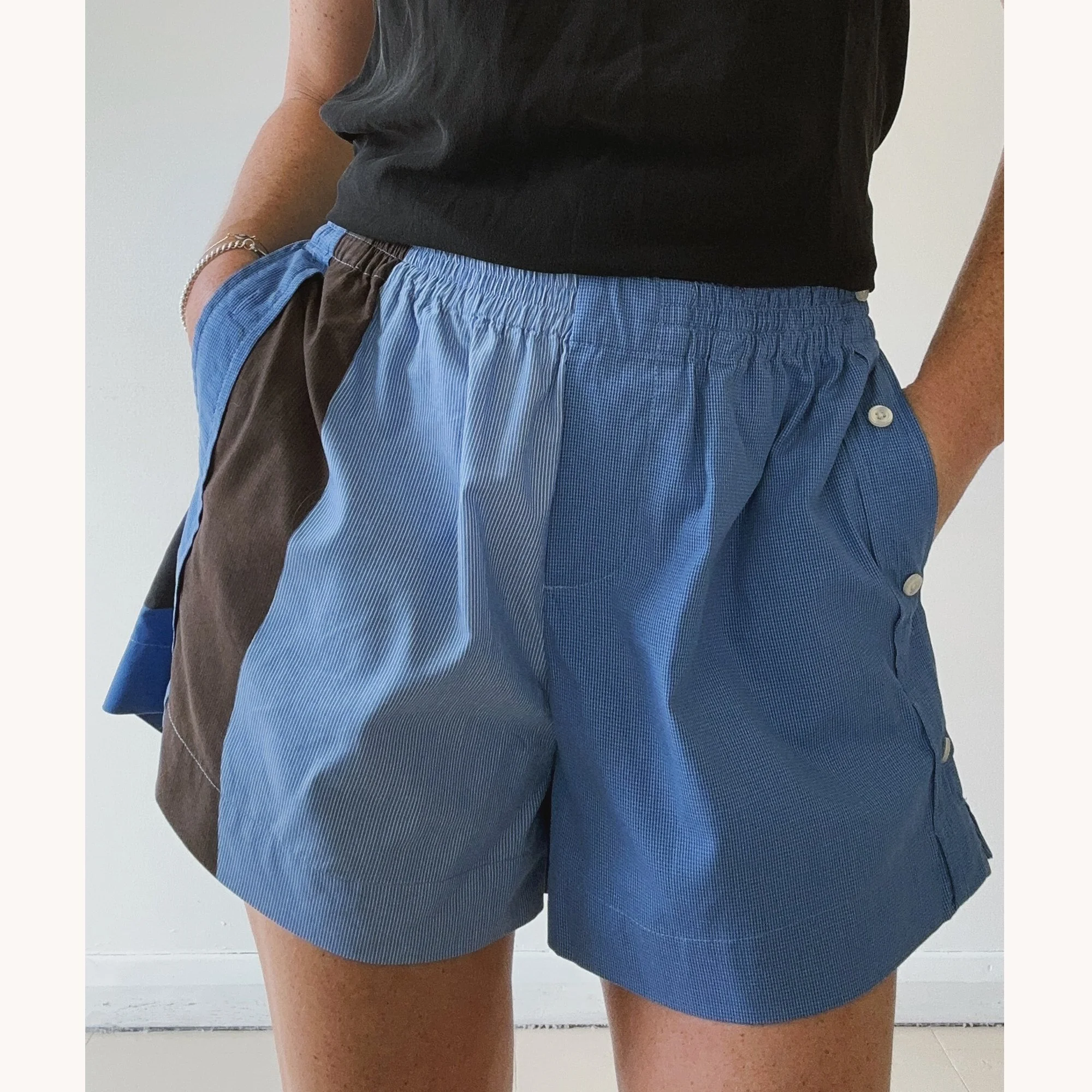 Rita-short-026S-lifestyle1.jpg