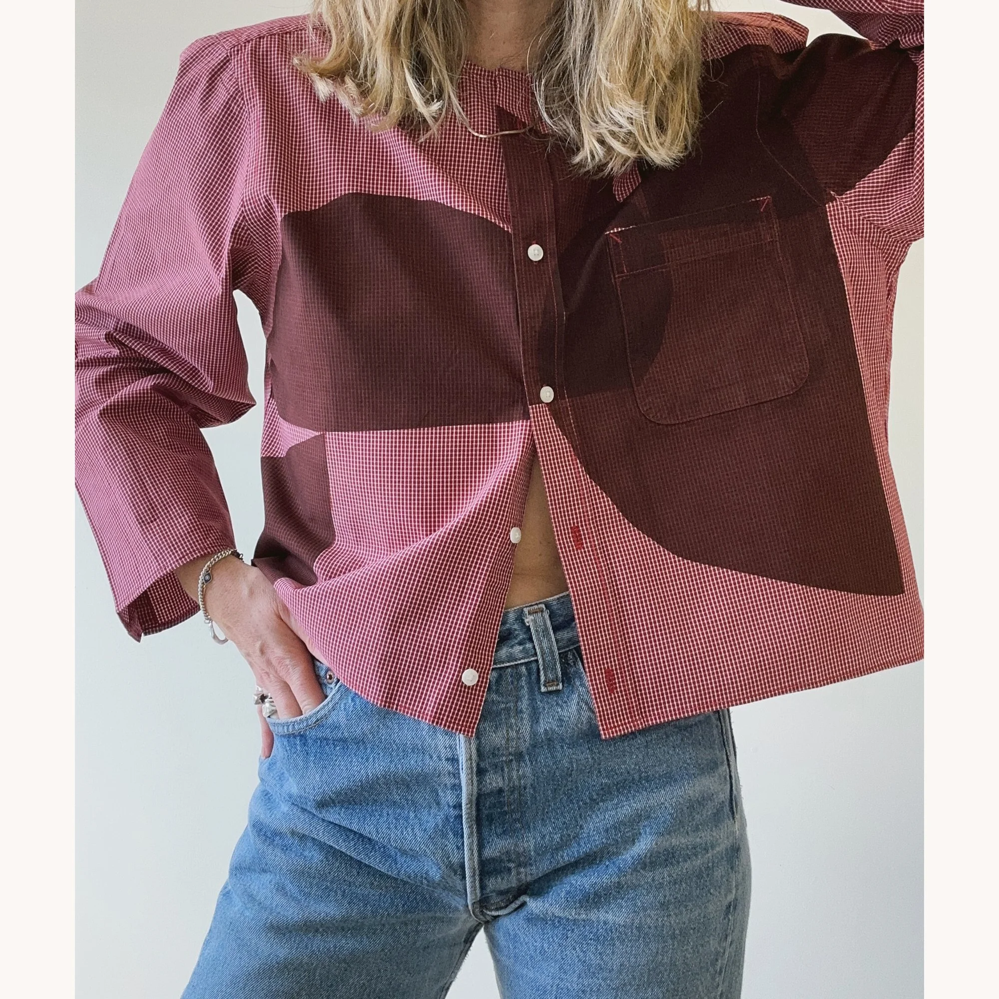 Amaranth-shirt-lifestyle4.jpg