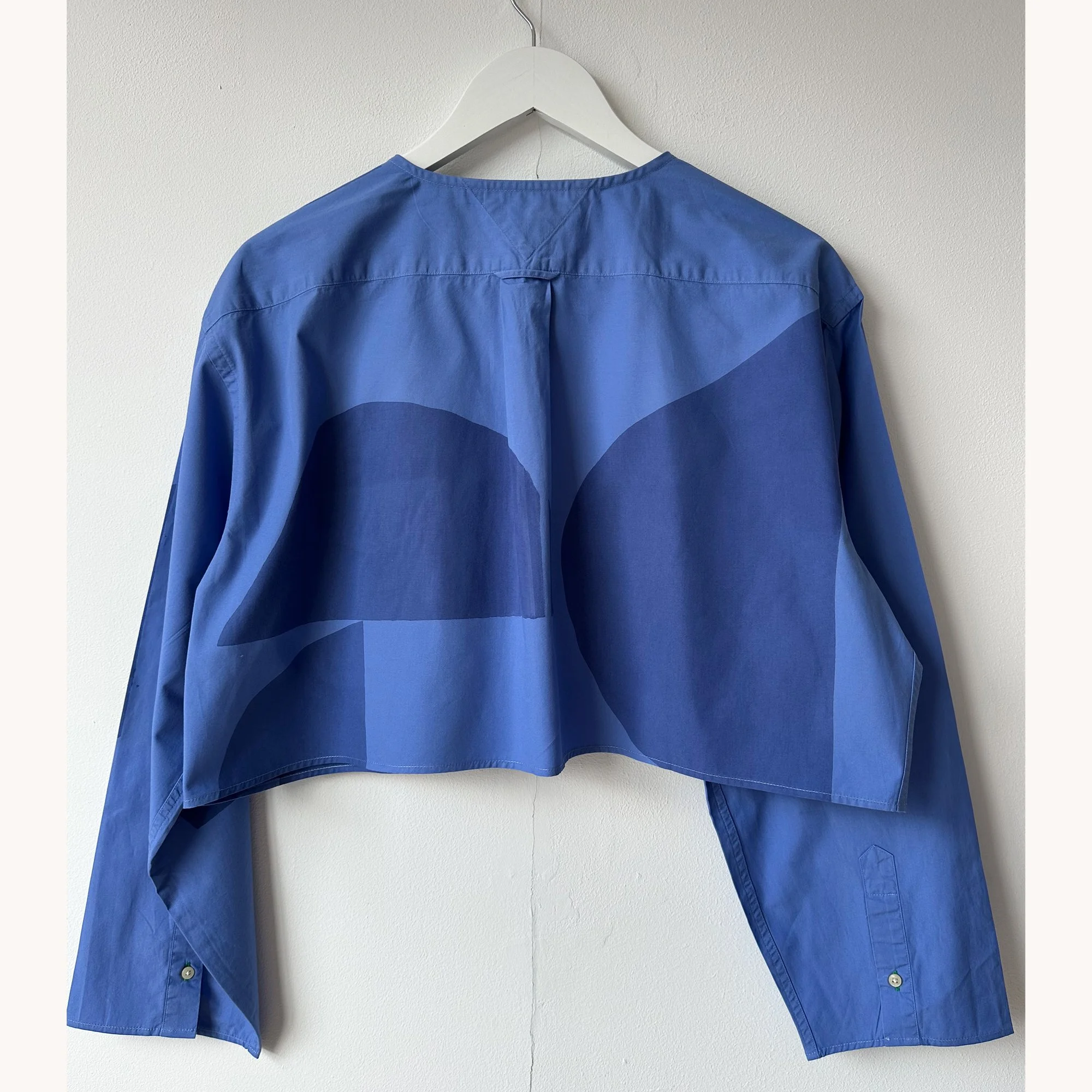 Amaryllis-shirt-lifestyle6.jpg