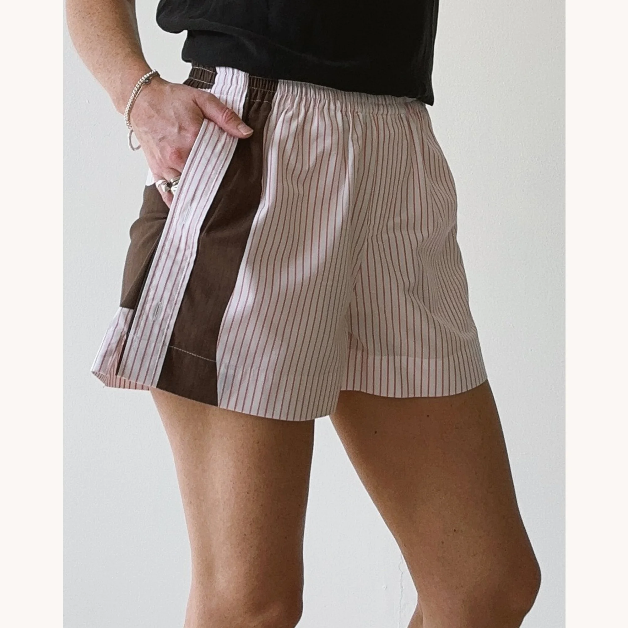 Rita-short-003XS-lifestyle6.jpg