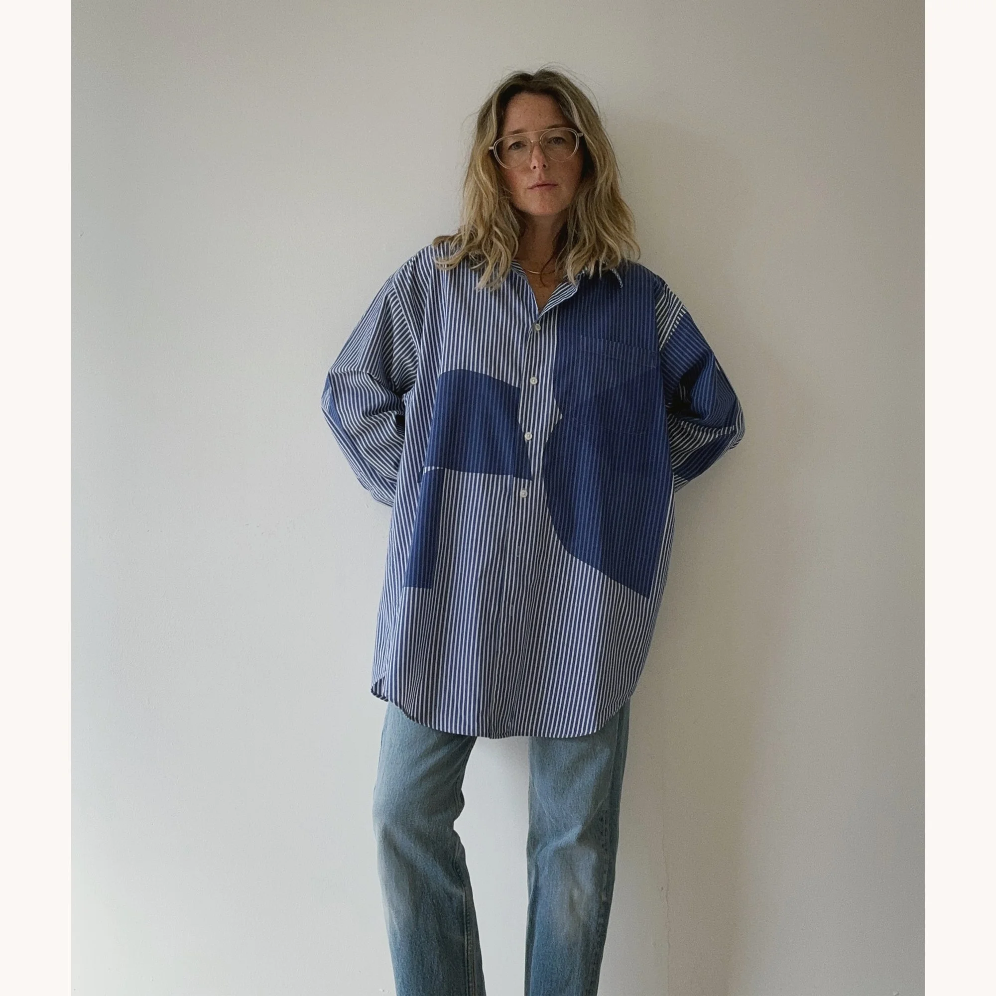 Aubais-shirt-lifestyle4.jpg