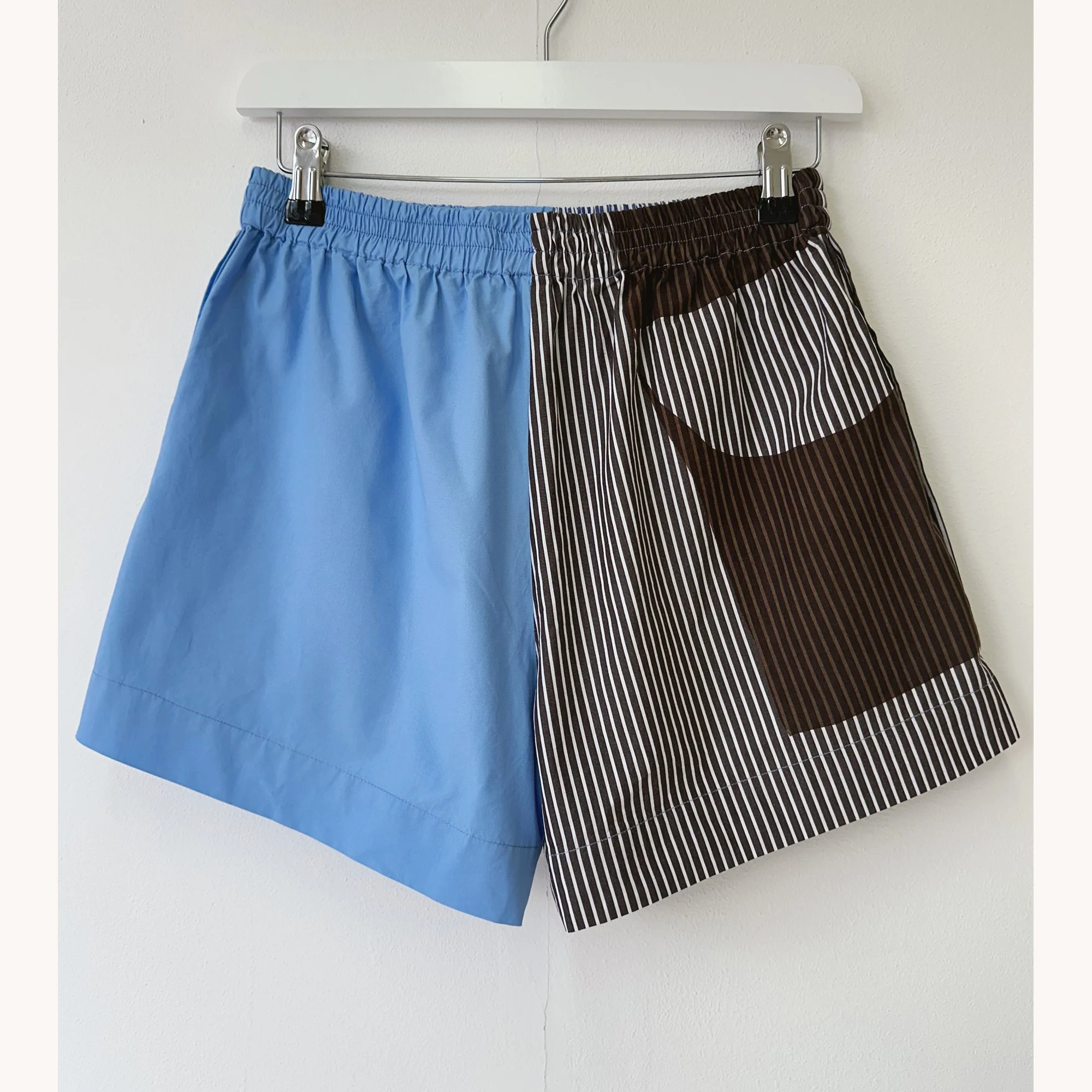Rita-short-024S-lifestyle1.jpg