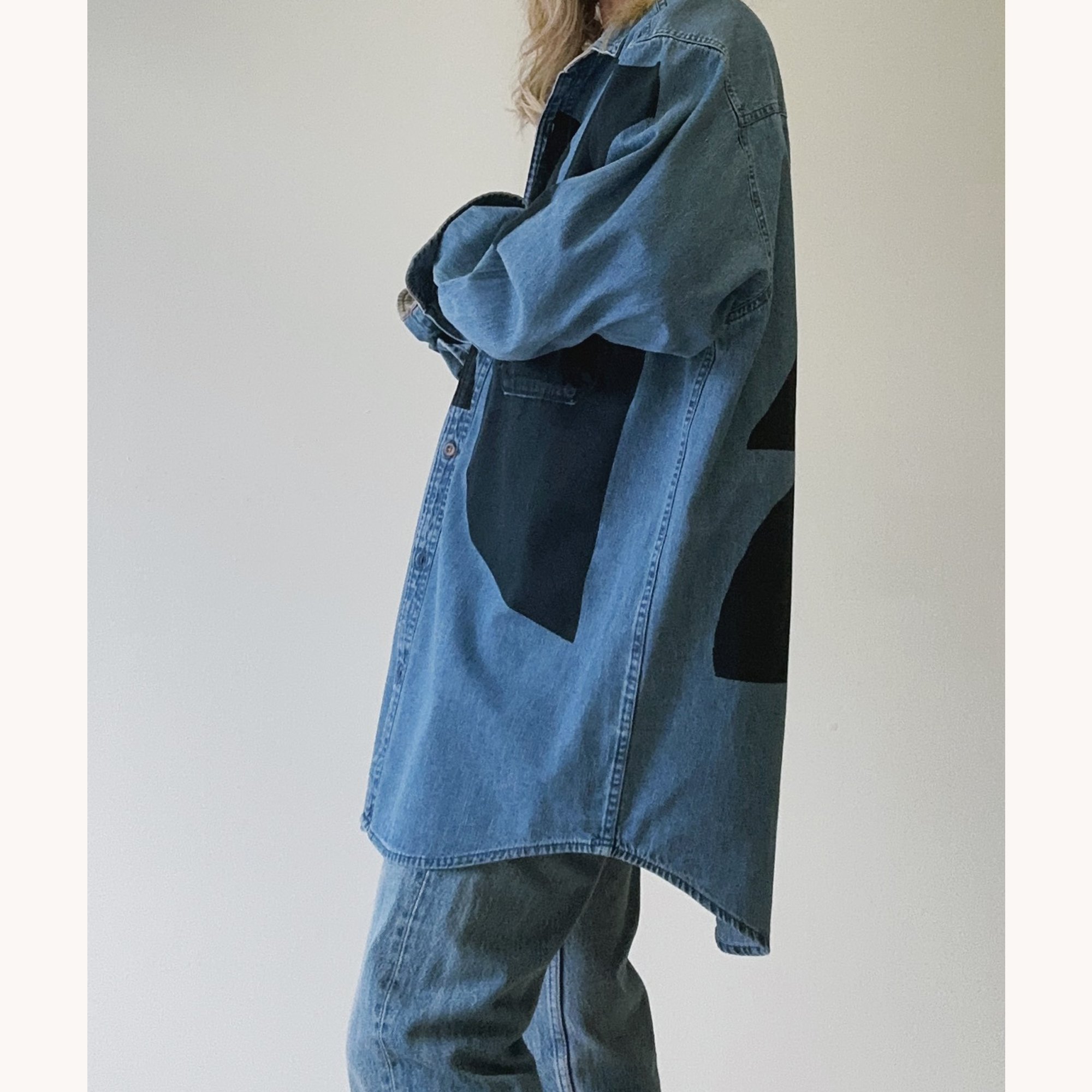 Abbe-shirt-lifestyle4.jpg