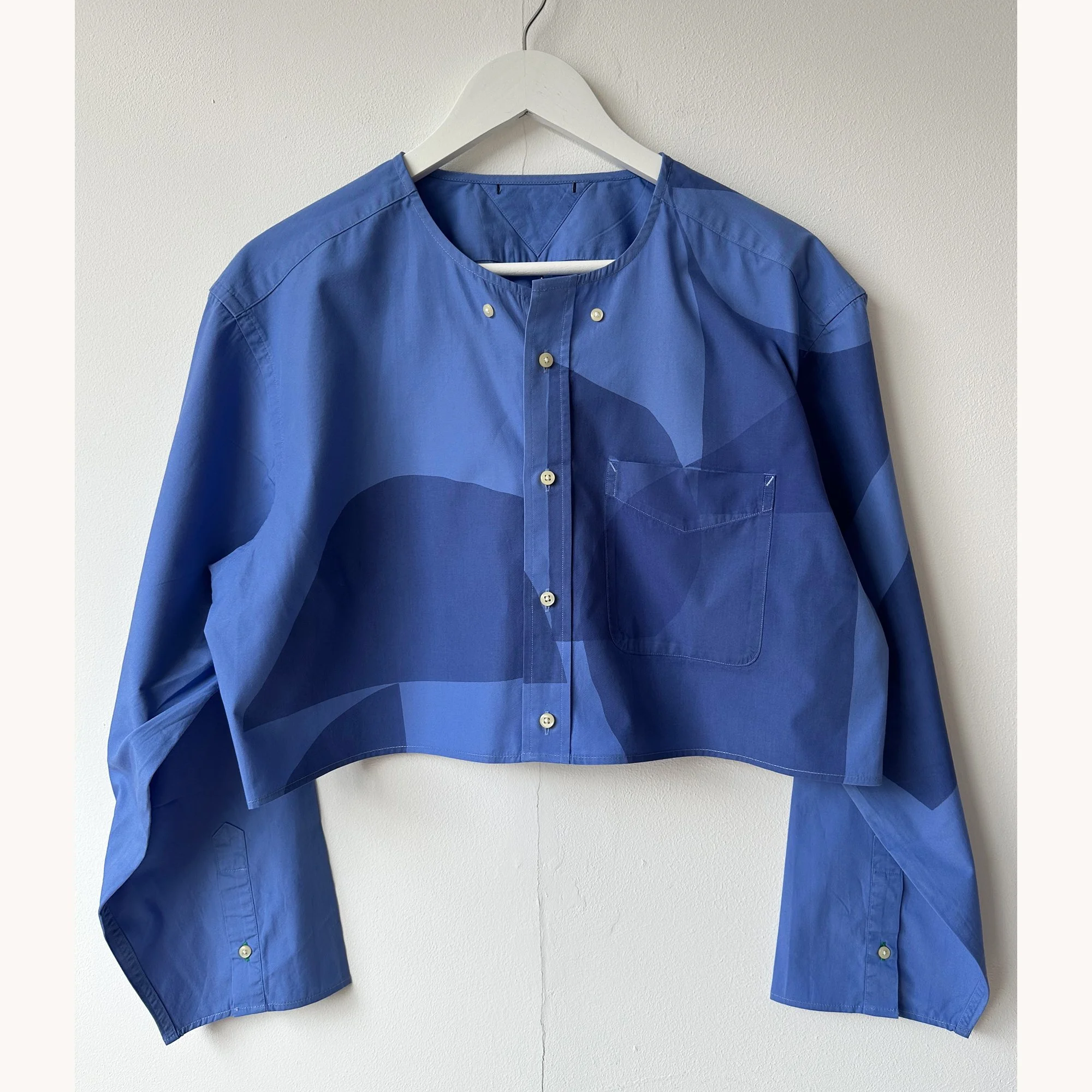Amaryllis-shirt-lifestyle11.jpg