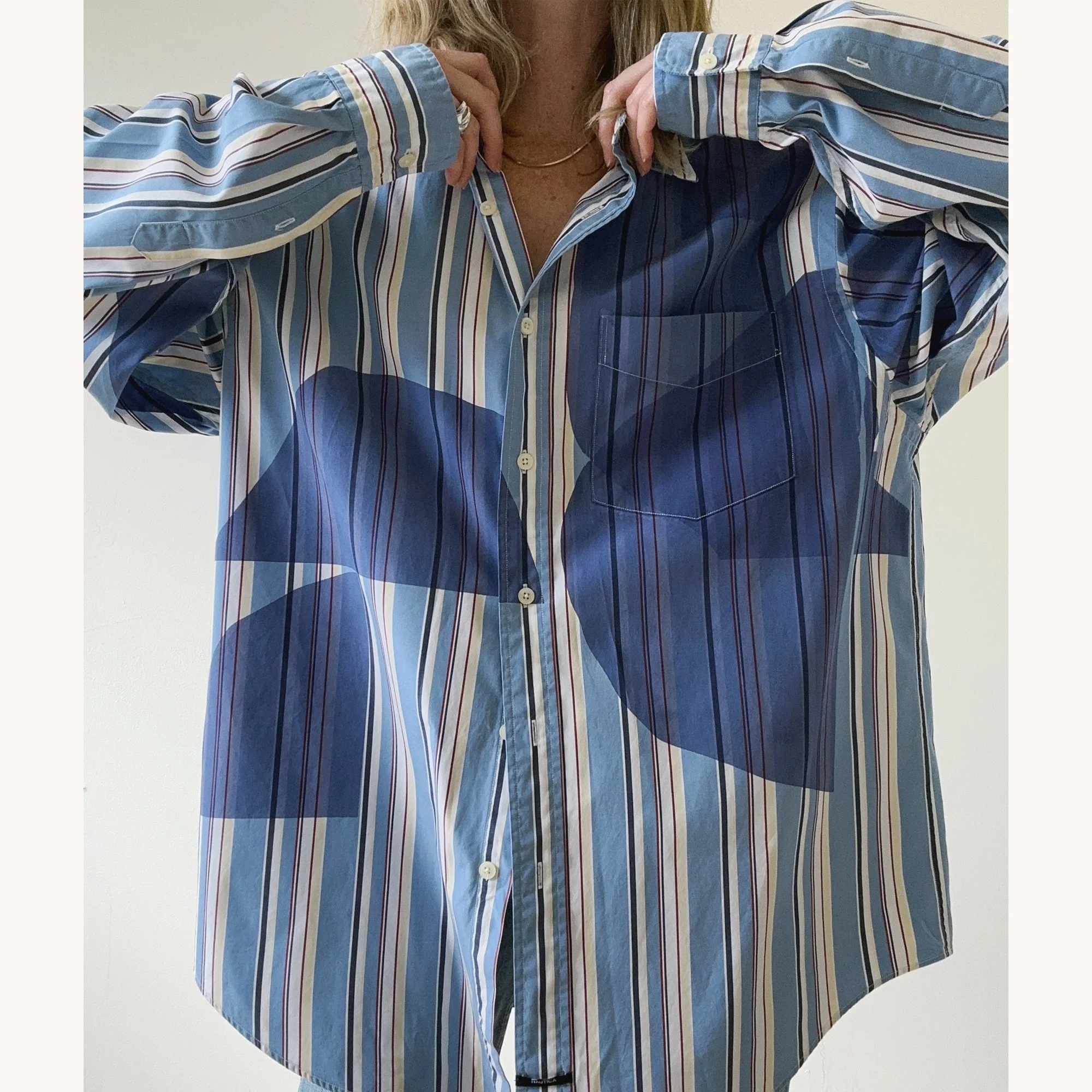 Montpezat-shirt-lifestyle4.jpg