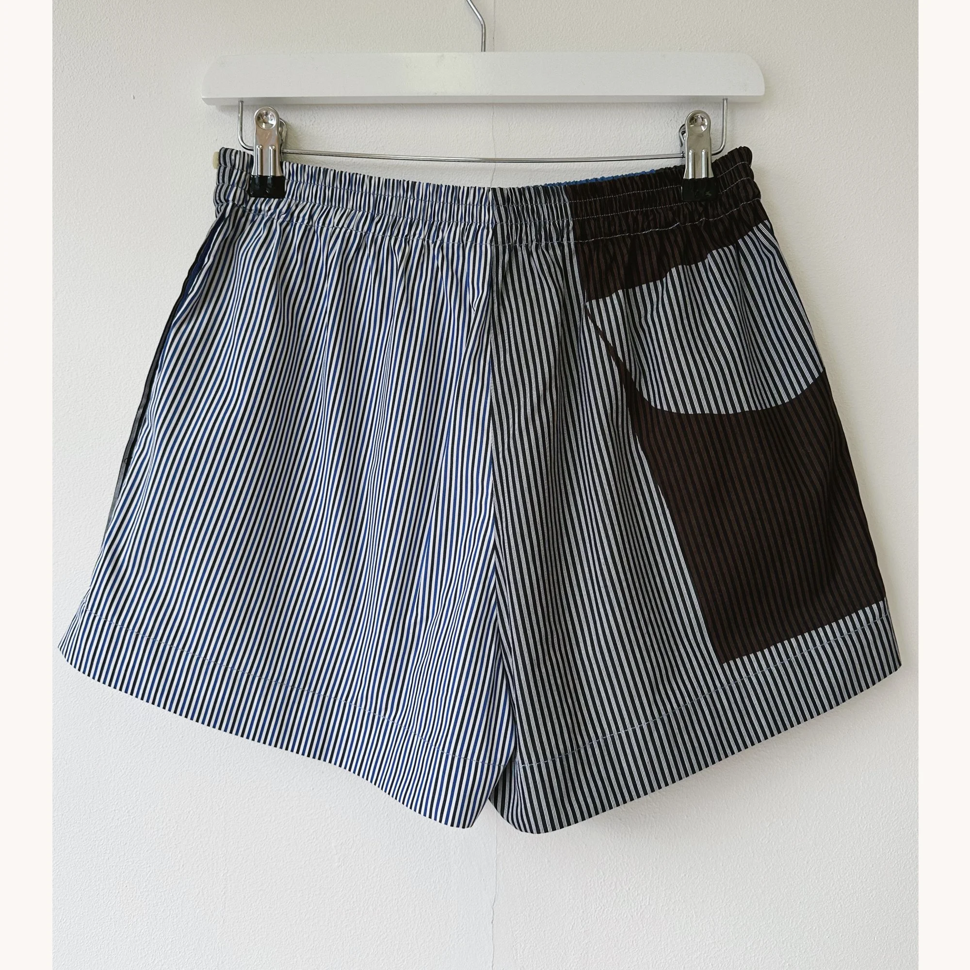 Rita-short-030S-lifestyle7.jpg