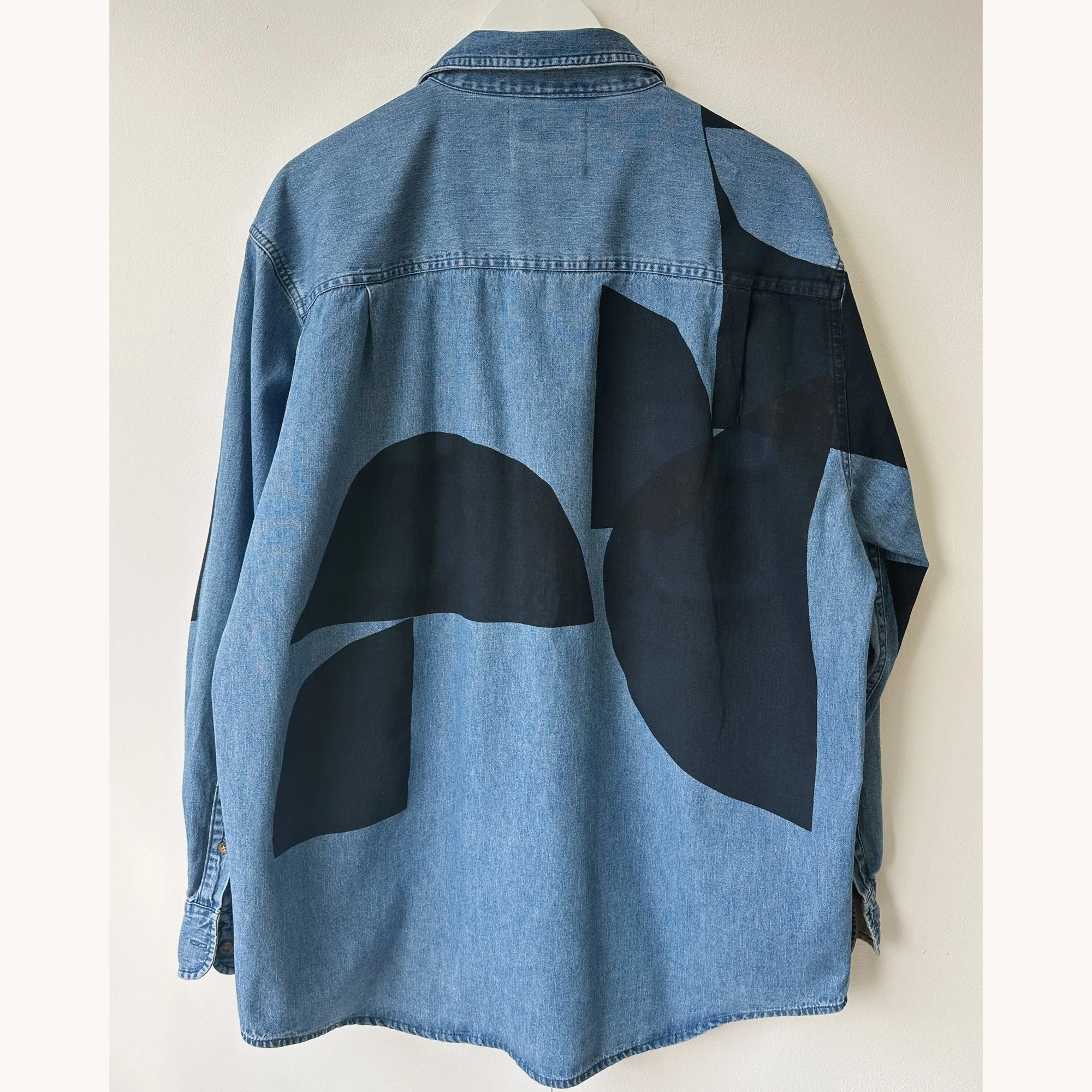 Abbe-shirt-lifestyle3.jpg