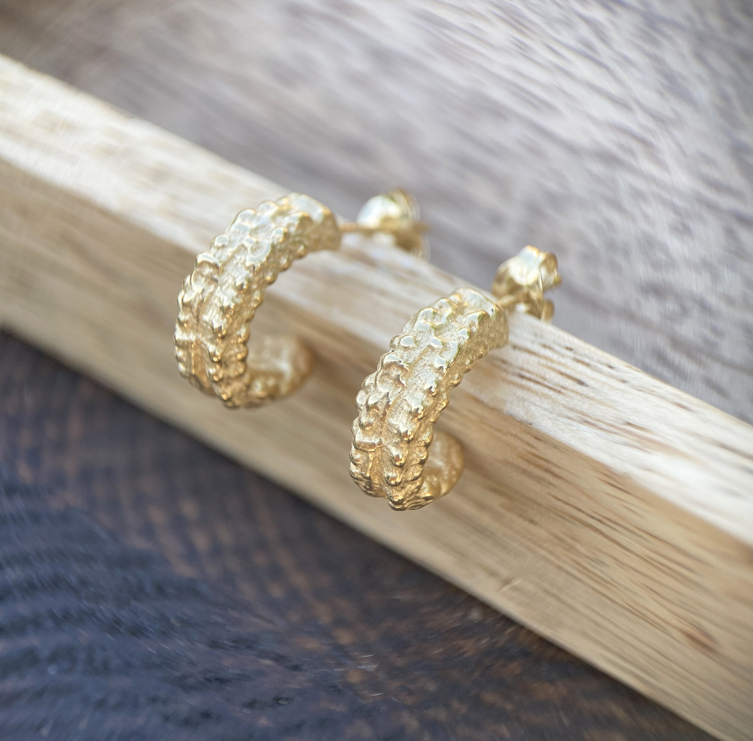 18ct Gold Plated onto Sterling Silver Ancient Roman Huggies 3/4 Hoops