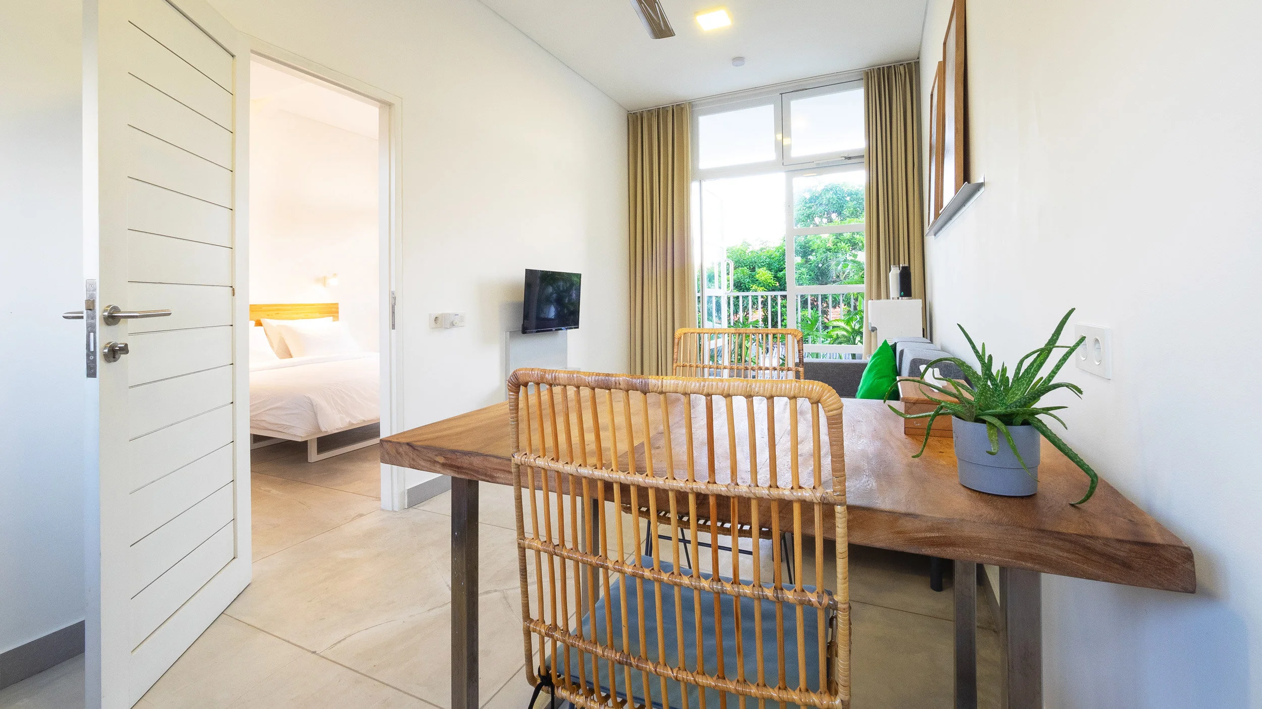 Loft52Bali_Sunny-Apartments-intro.jpg