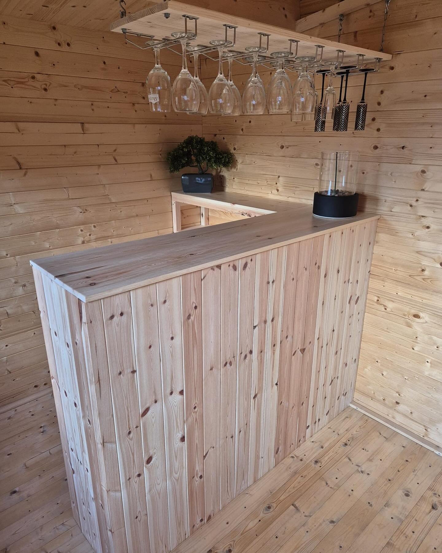 Final shot of the bar and glass rack installed. Very cool, I'm a little jealous, would like one in my garden now. Let me know if you would too.

#woodworking #wood #woodworker #homedecor #bar #garden #shed #handmade