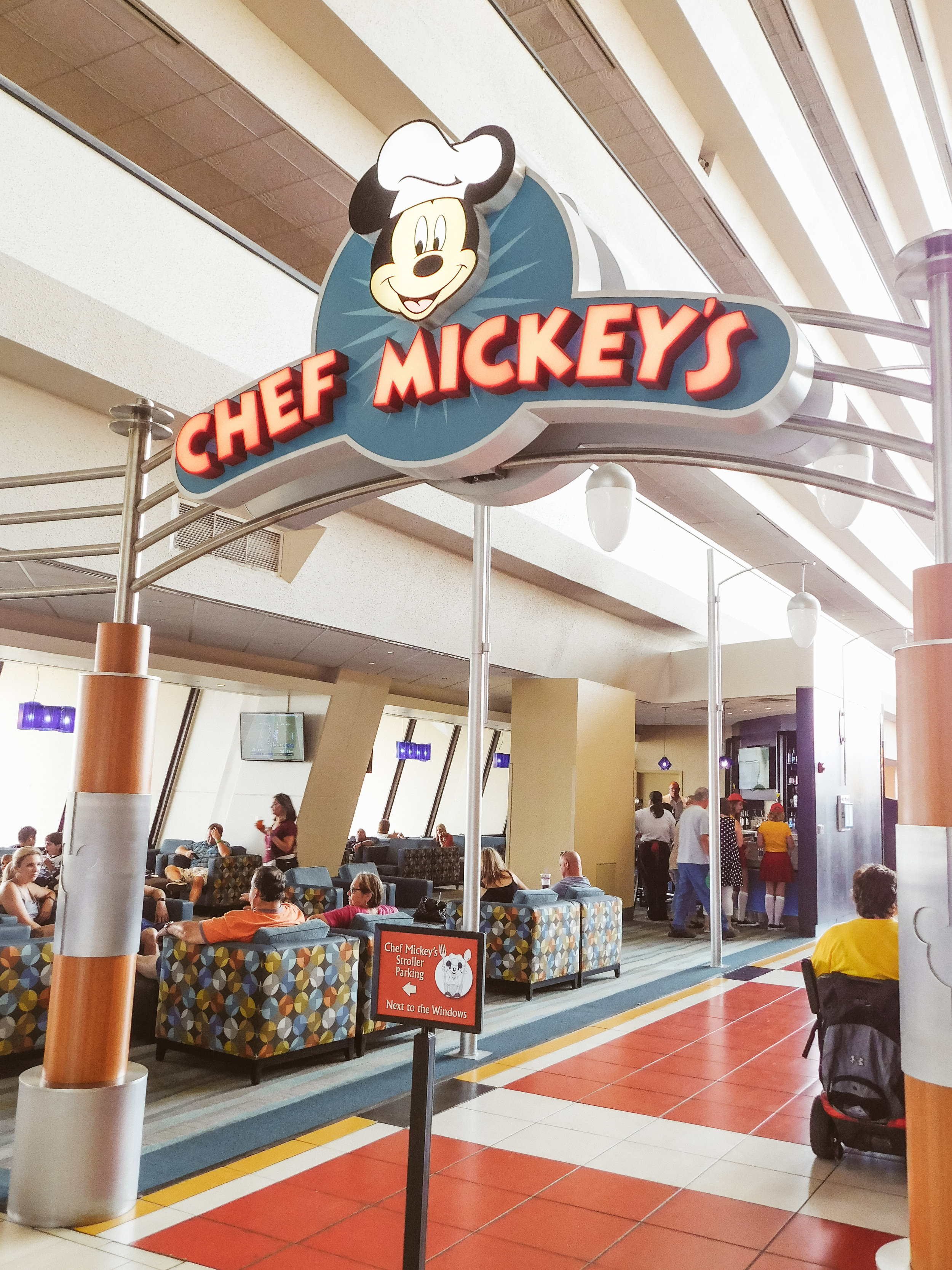 Disney-Dining-Reservations-Chef-Mickeys