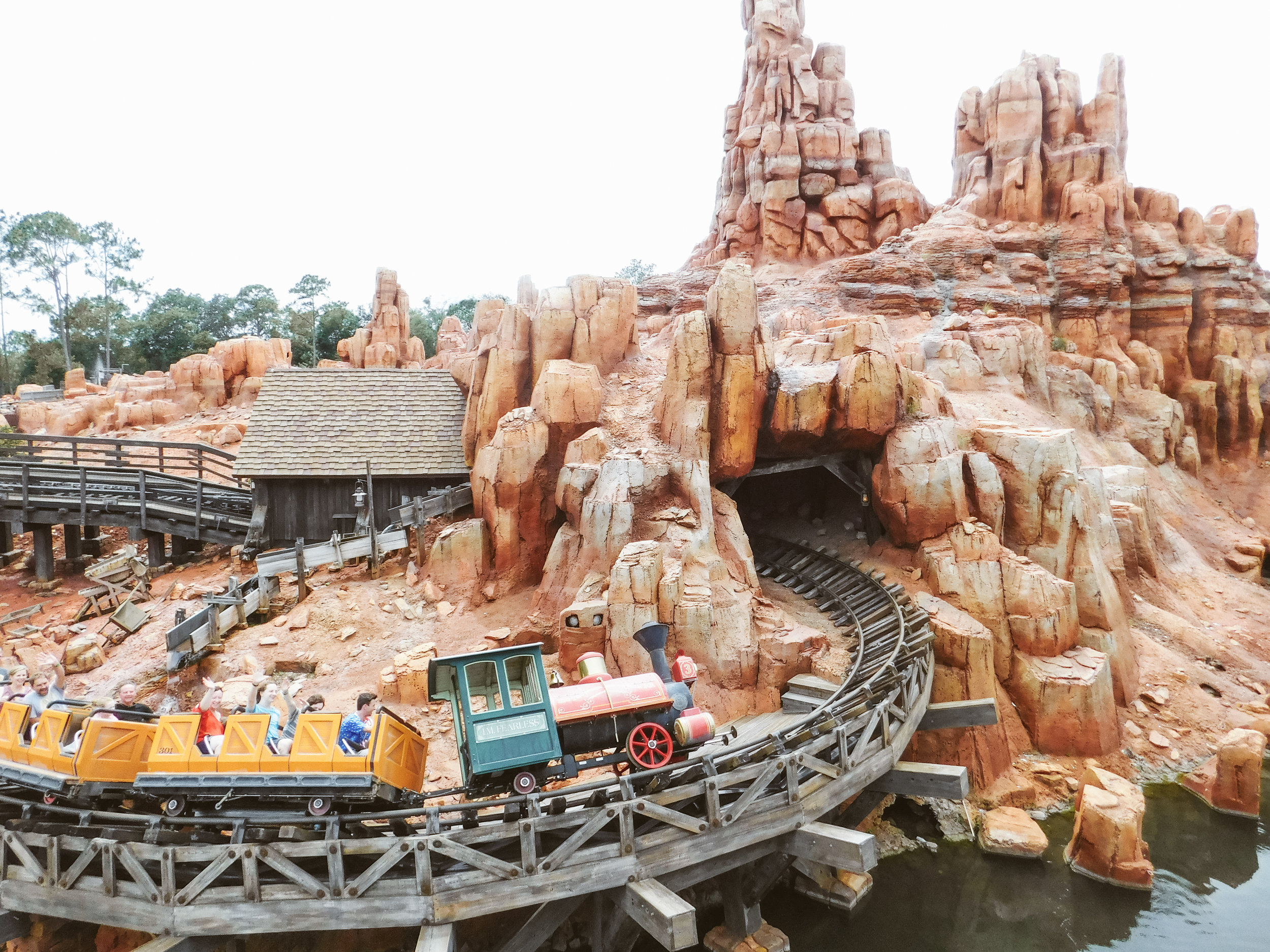 howtogetfastpassesforthundermountain