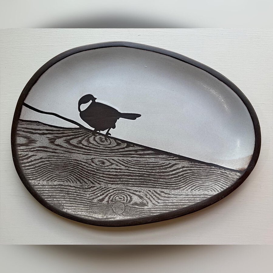 Check out @plumislandtransfers post on how this chickadee platter was made. #tissuetransfers #ceramics #clay #ceramicdecals #contemporaryceramics #underglazetransfers #silkscreenprinting  #screenprinting #printonclay #monoprintingonclay 
#printmakers