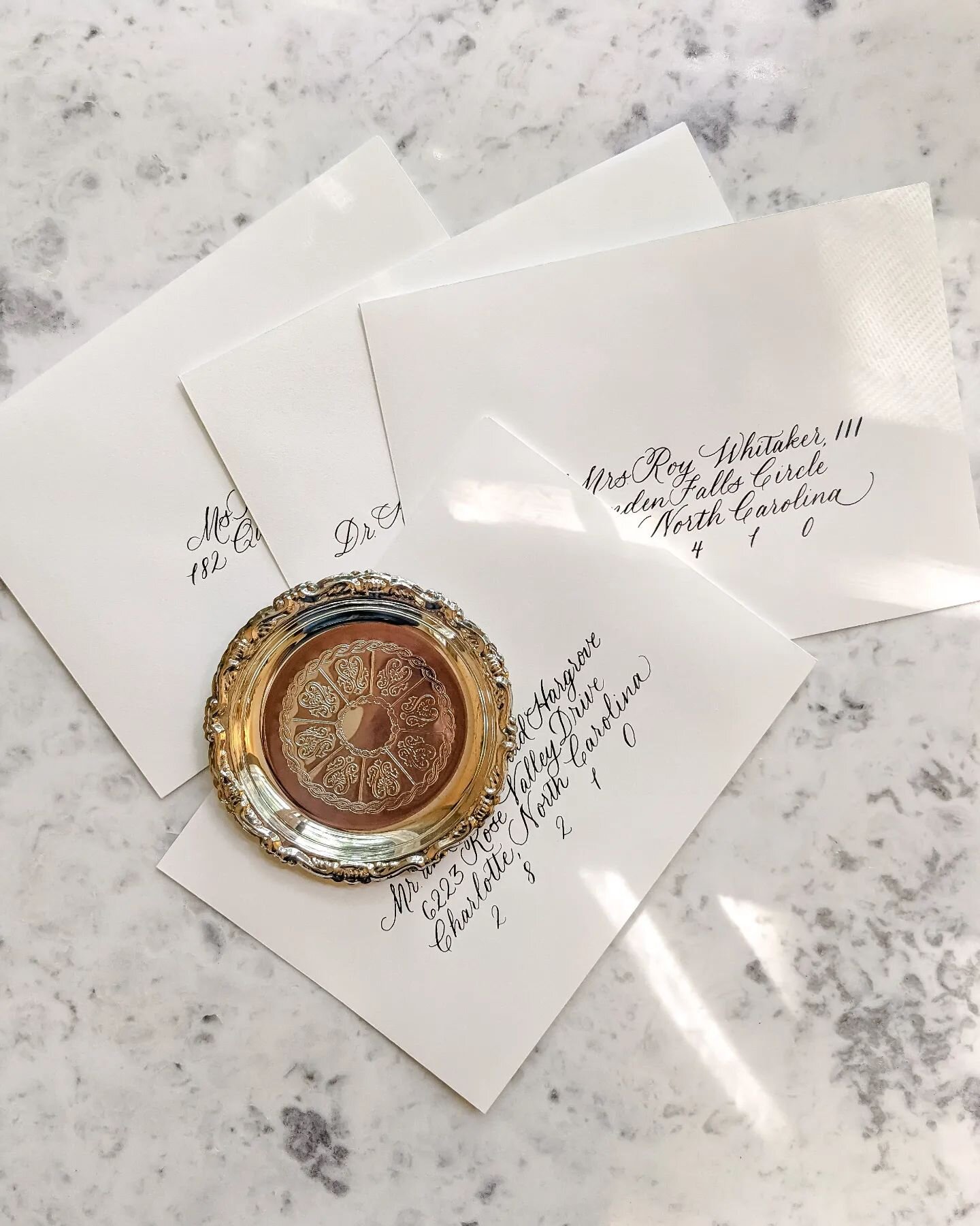Did I buy a marble topped table from @worldmarket with the primary purpose of being a photo backdrop? Maybe. Is that extra? Of course it is... but so am I 💁🏻&zwj;♀️
.
.
.
.
#unapologeticallyextra #envelopes #envelopecalligraphy #moderncalligraphy #