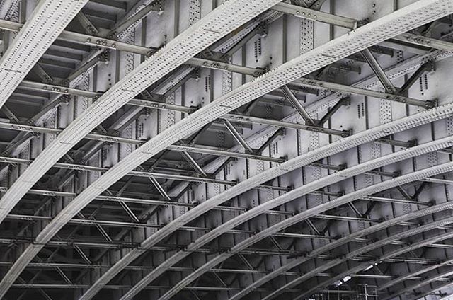 The complex structure of the underside of Blackfriars Bridge in London provides the subject for this monochrome abstract image from @lydiafox_photography .
.
.
#sheclicksnet #femalephotographers #women #photography #abstractphotography #blacksandwhit