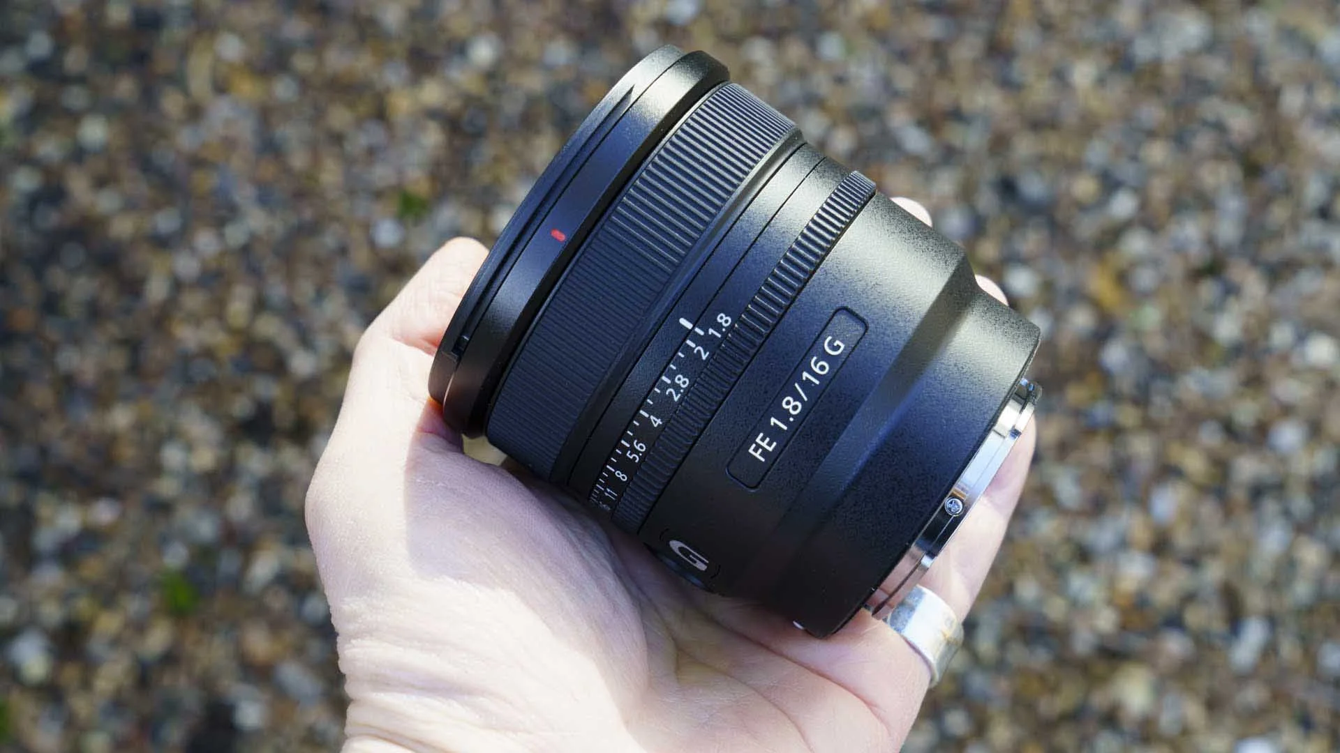  The Sony FE 16mm F1.8 G, shown here without its hood and rear cap, is compact and lightweight. 