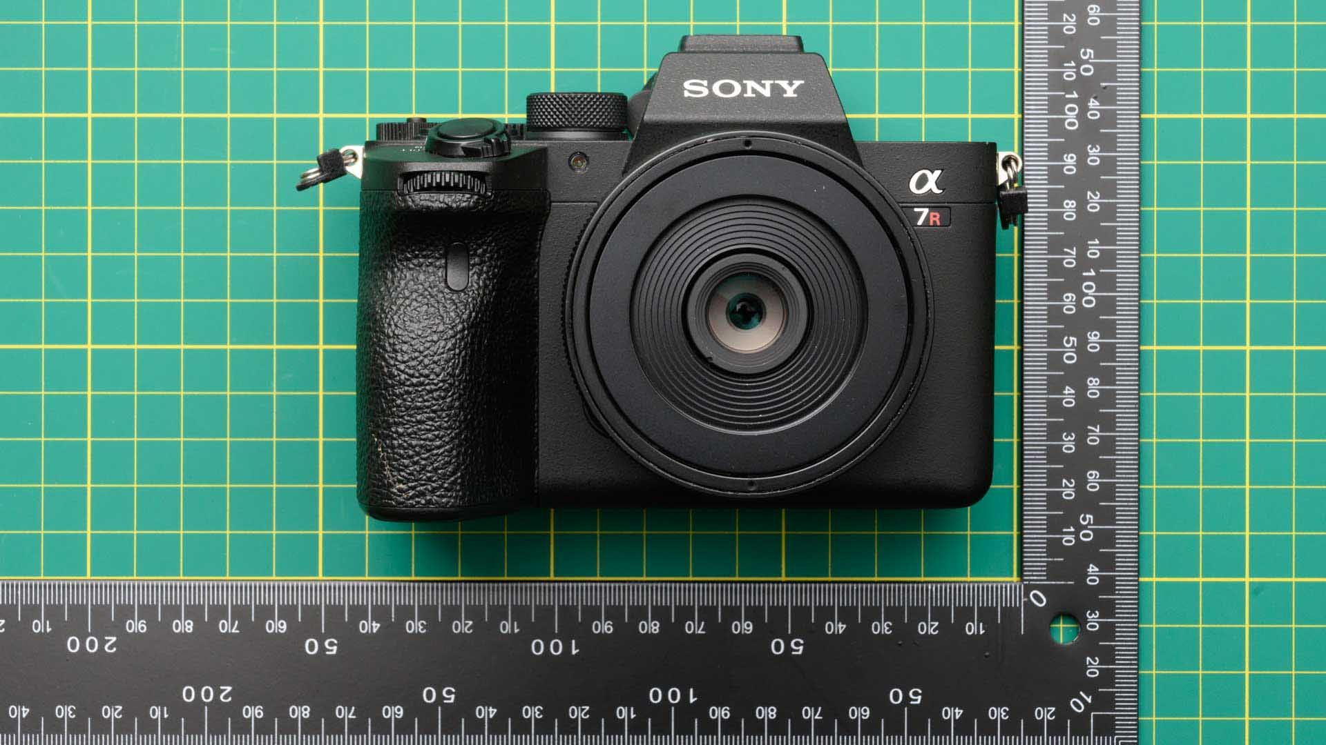 Lensbaby Sweet 22 on the Sony A7R IV