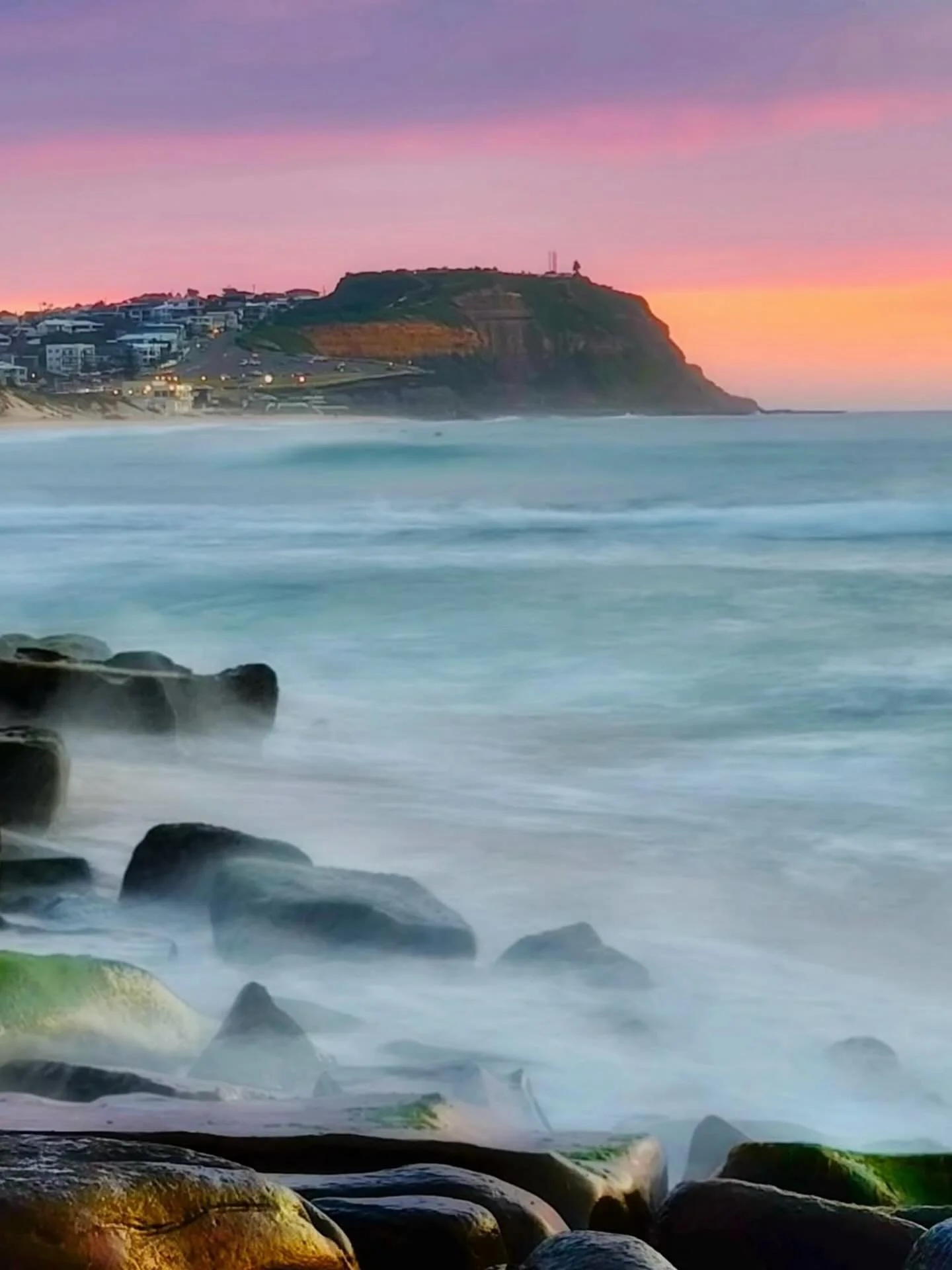 A lovely coastal sunrise image captured by @reganmaryt 
.
.
.
#sheclicksnet #femalephotographers #women #womenphotographerscommunity #photography #femalephotographer #seascapephotography #seascape #coastalphotography #coast #sunrise