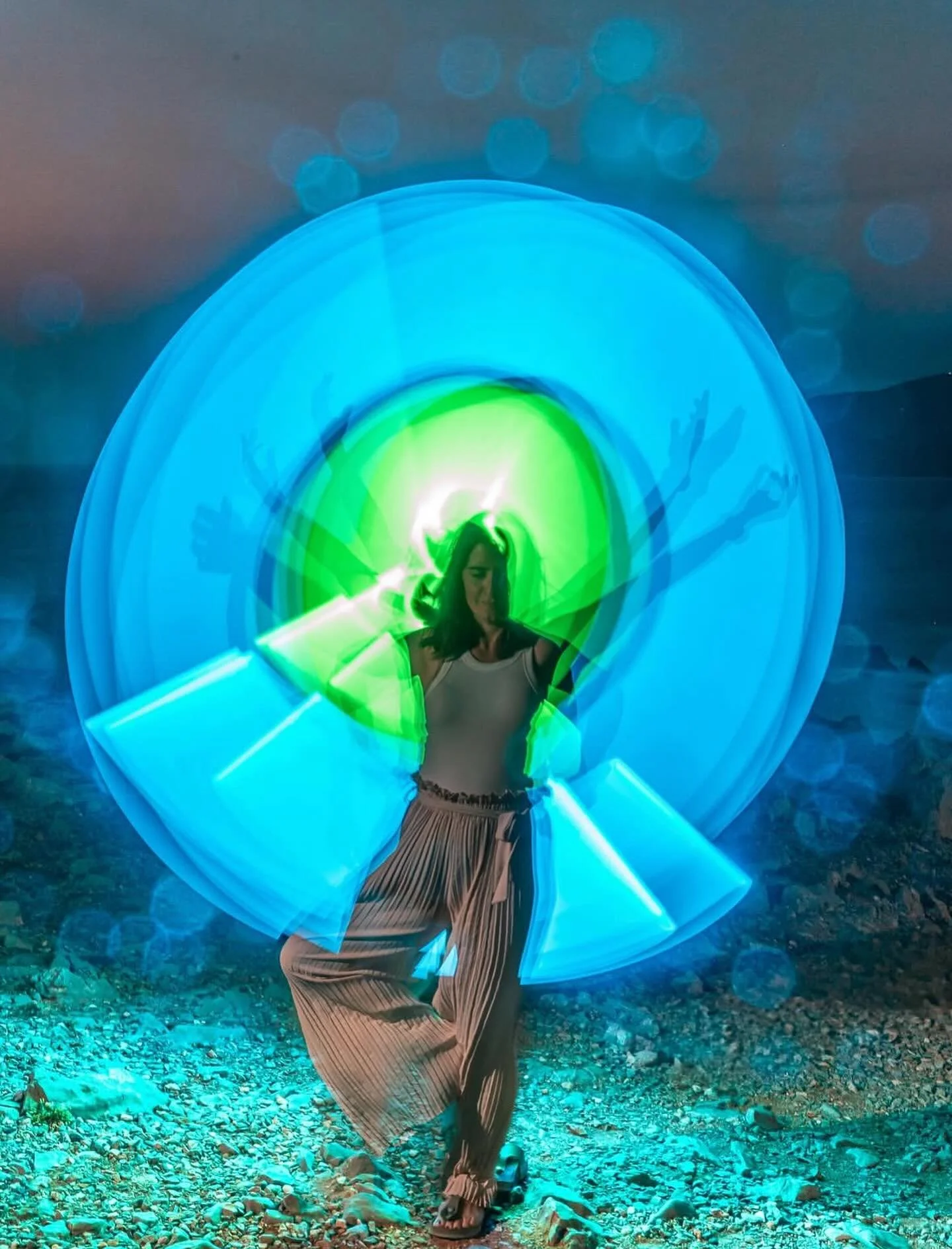 A great long exposure light painting image captured by @sarahlandisphotography 
.
.
.
#sheclicksnet #femalephotographers #women #womenphotographerscommunity #photography #femalephotographer 
#longexposurephotography #longexposure #lightpaintingphotog