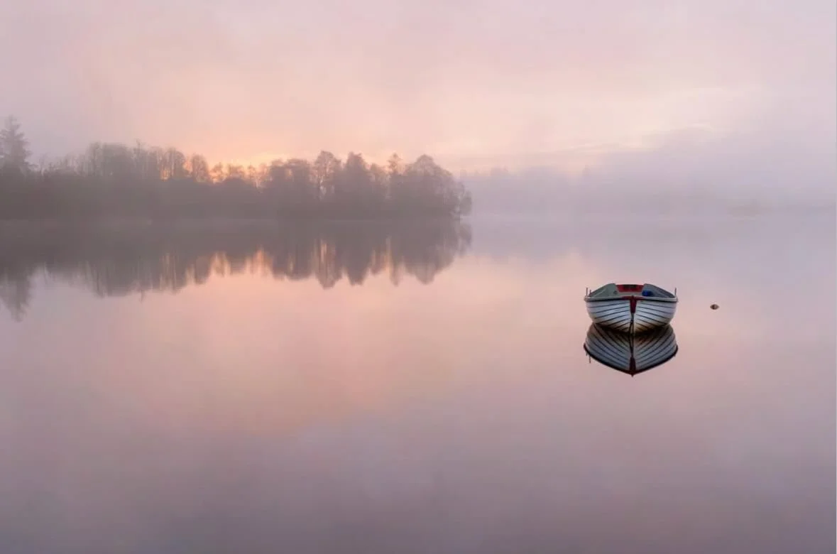 Daybreak at a loch, captured by @annette.c.photography 
.
.
.
#sheclicksnet #femalephotographers #women #womenphotographerscommunity #photography #femalephotographer #landscapephotography #sunrisephotography #loch #boat