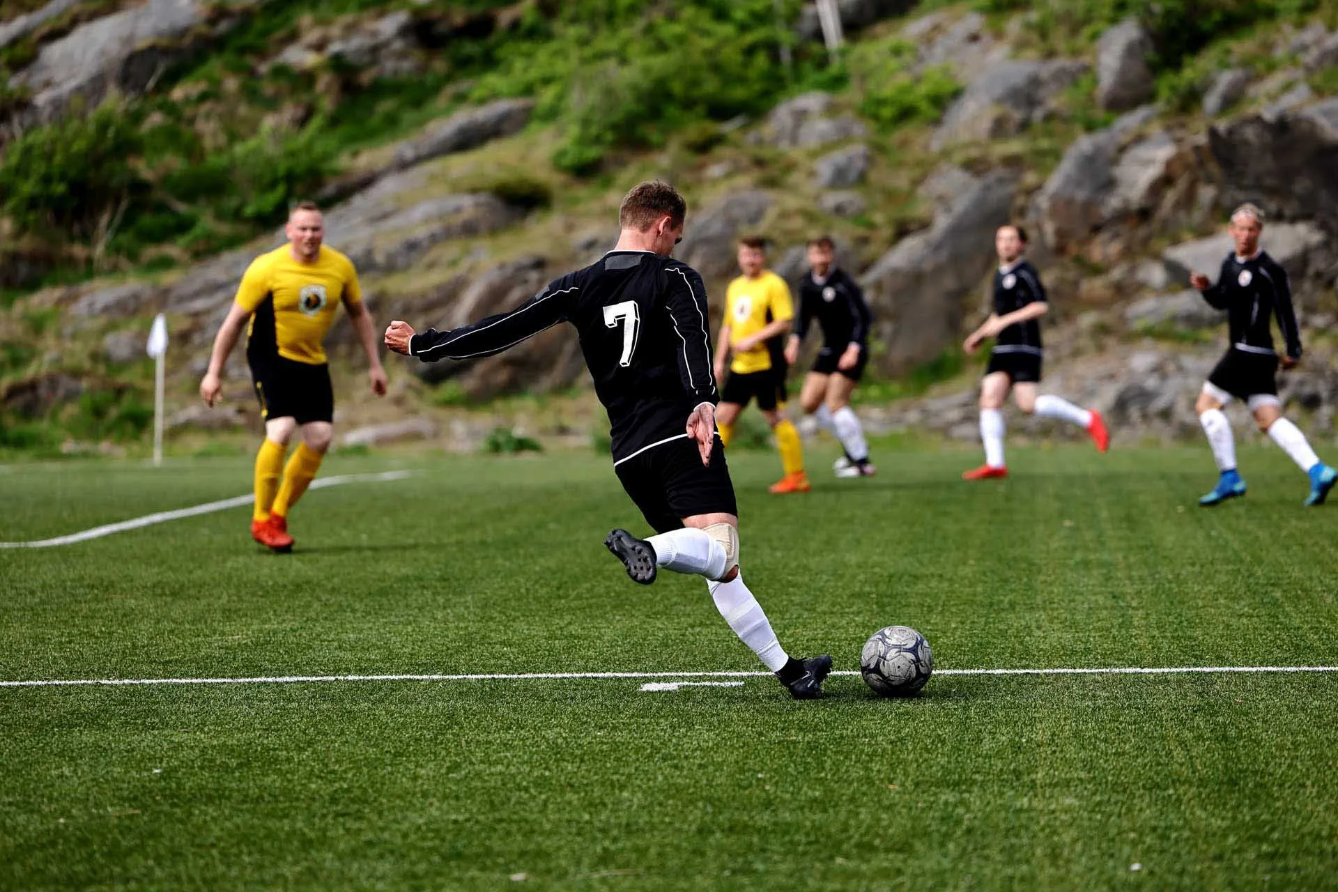  Image credit: Alexandros Grymanisr. With a continuous shooting rate stretching all the way up to 40 frames per second, the Canon R1 helps you capture the decisive moment. 