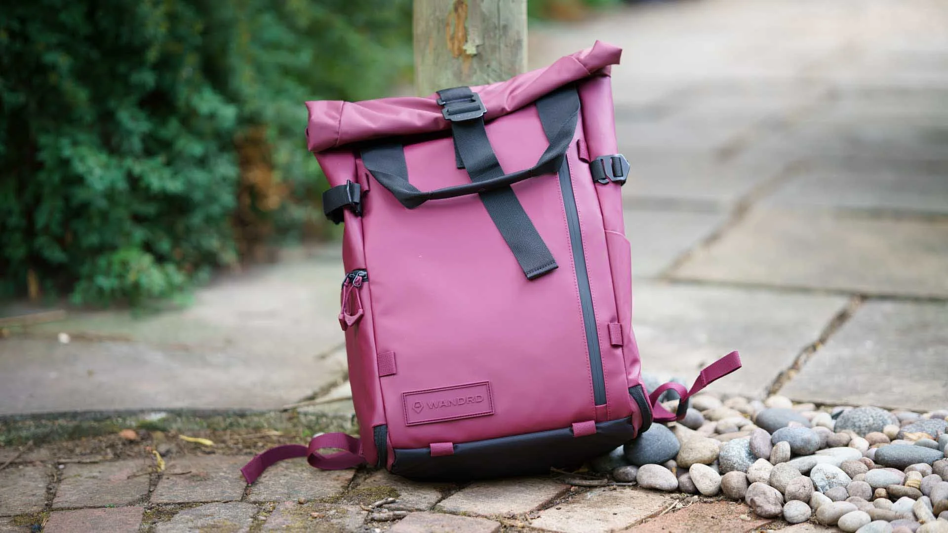 The Wandrd PRVKE 21 V4 Photography Bundle in Rhone Burgundy