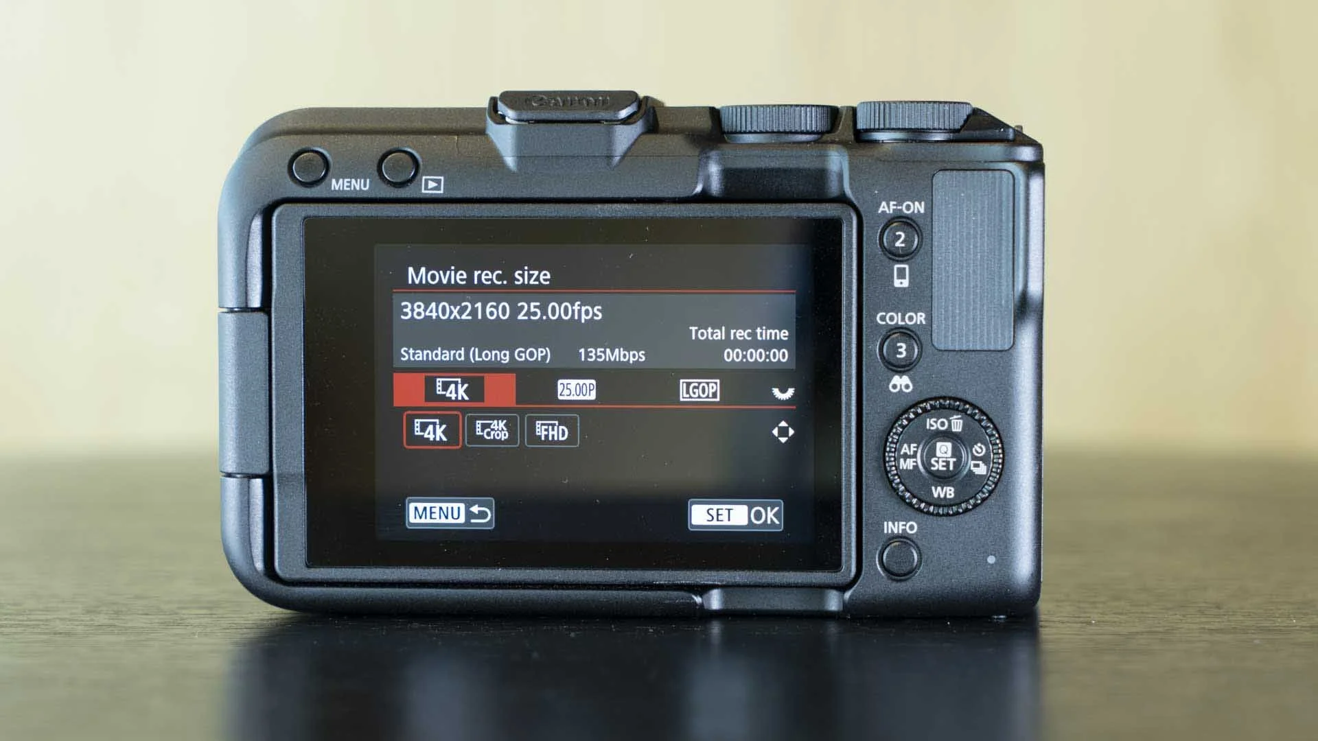 That quite long thumb rest on the top, right back edge of the camera helps to make it feel secure in your hand when you’re holding the camera at arm’s length to film yourself.