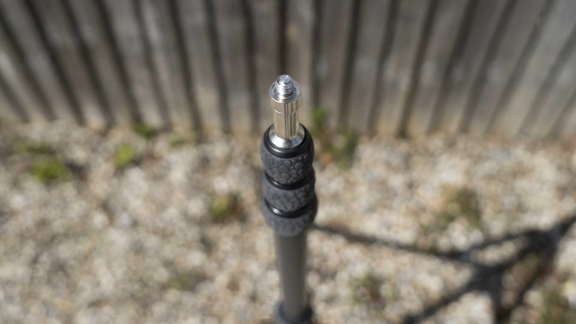 The dual spring-loaded thread adapter on the top of the spigot means that the Luna can be used to support a wide range of accessories and devices.