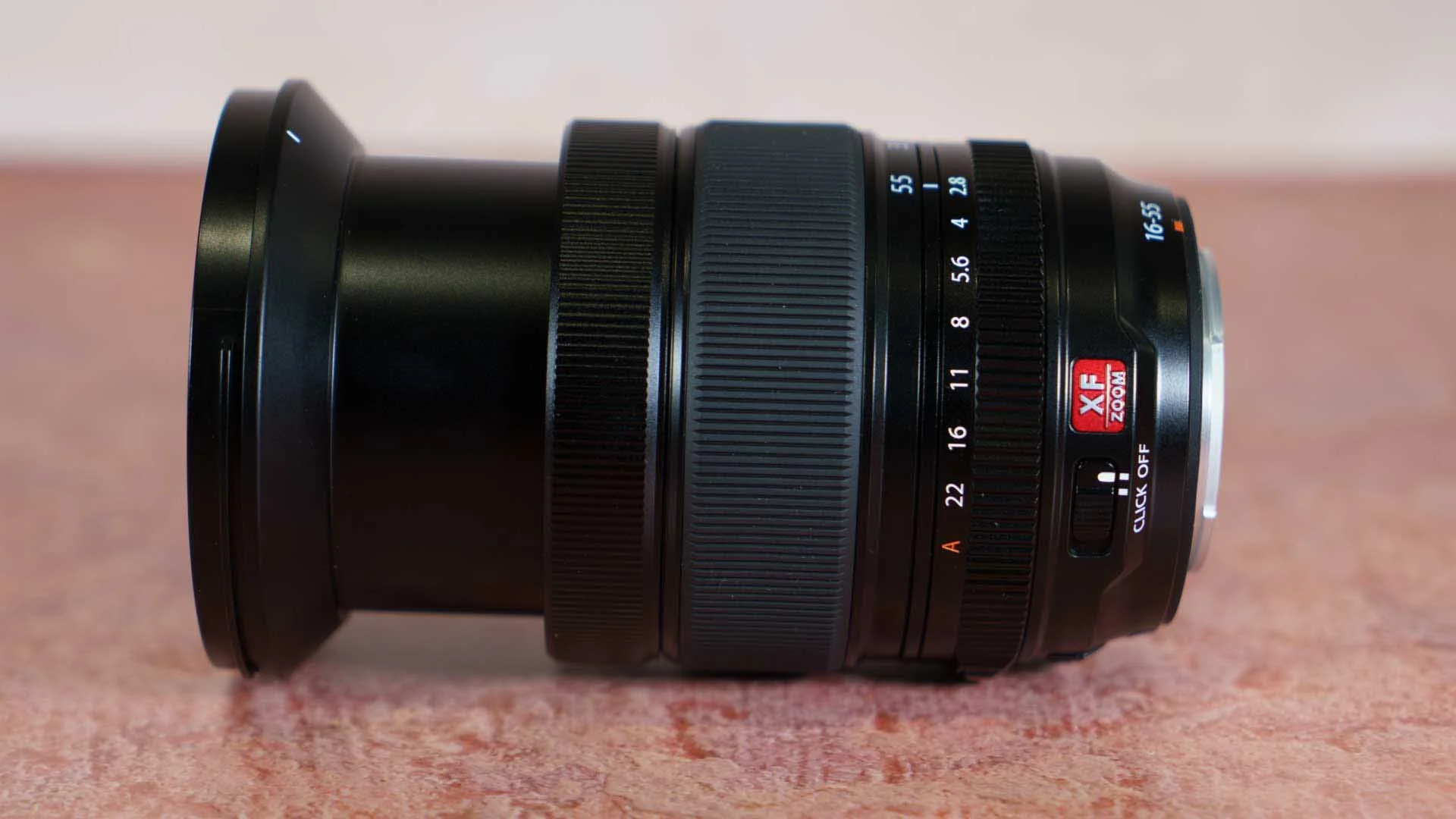  While the Fujifilm XF16-55mmF2.8 R LM WR II doesn't change length during focusing, it does when zooming through the focal length range. 