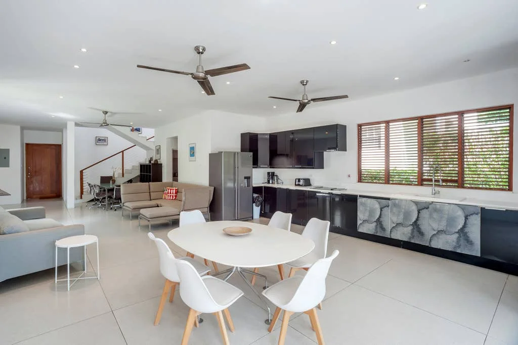 Kitchen dining space