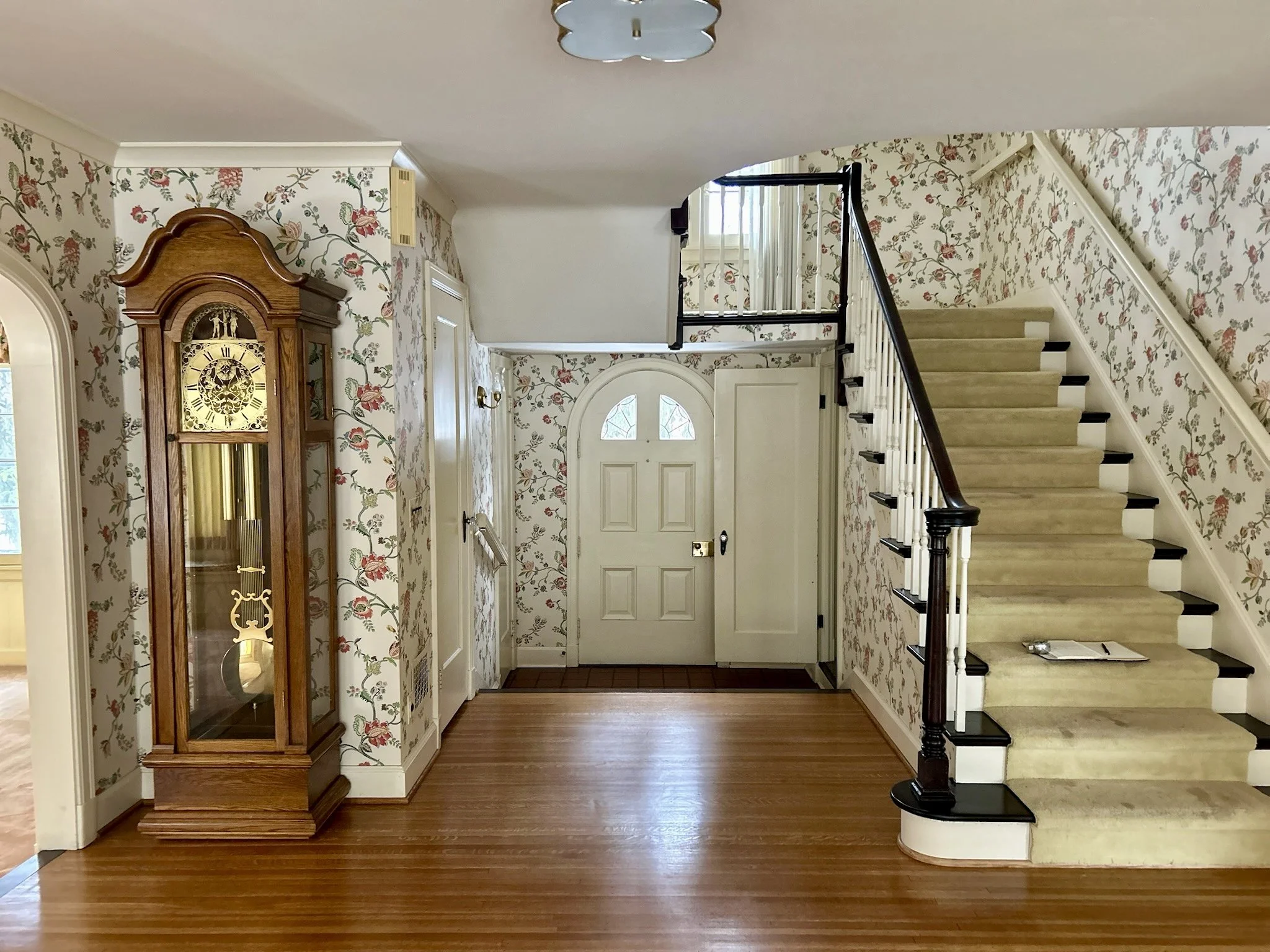 Entryway - Before