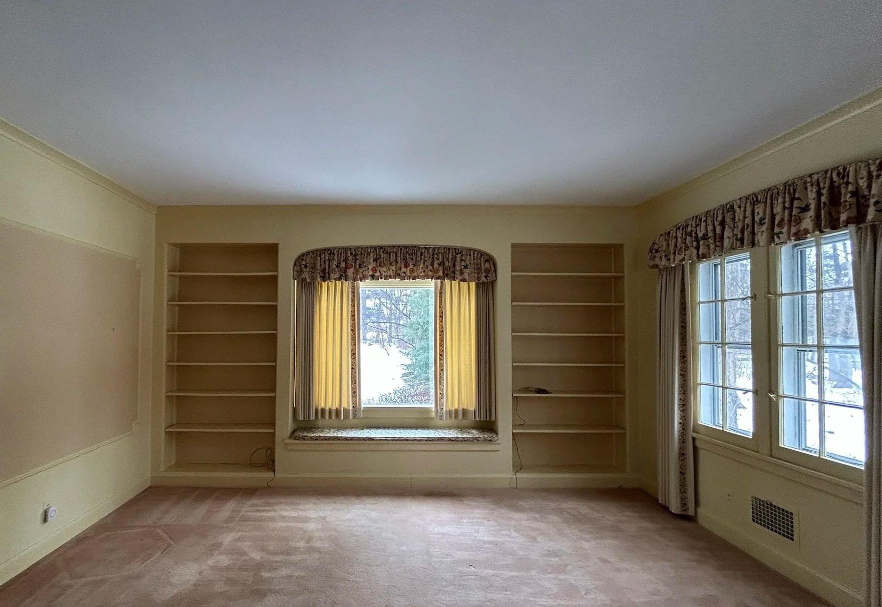 Reading Nook - Before