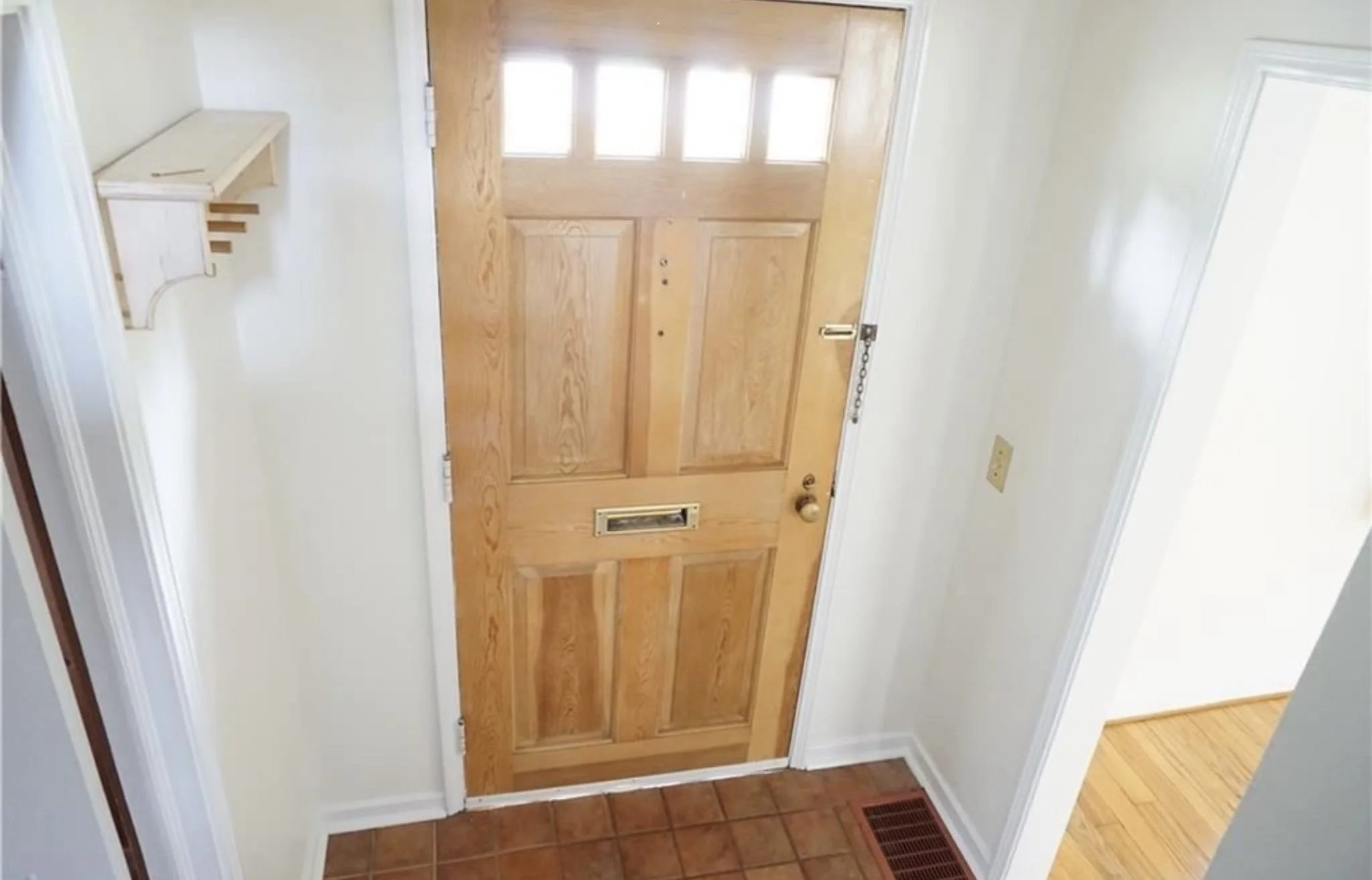 Entryway - Before