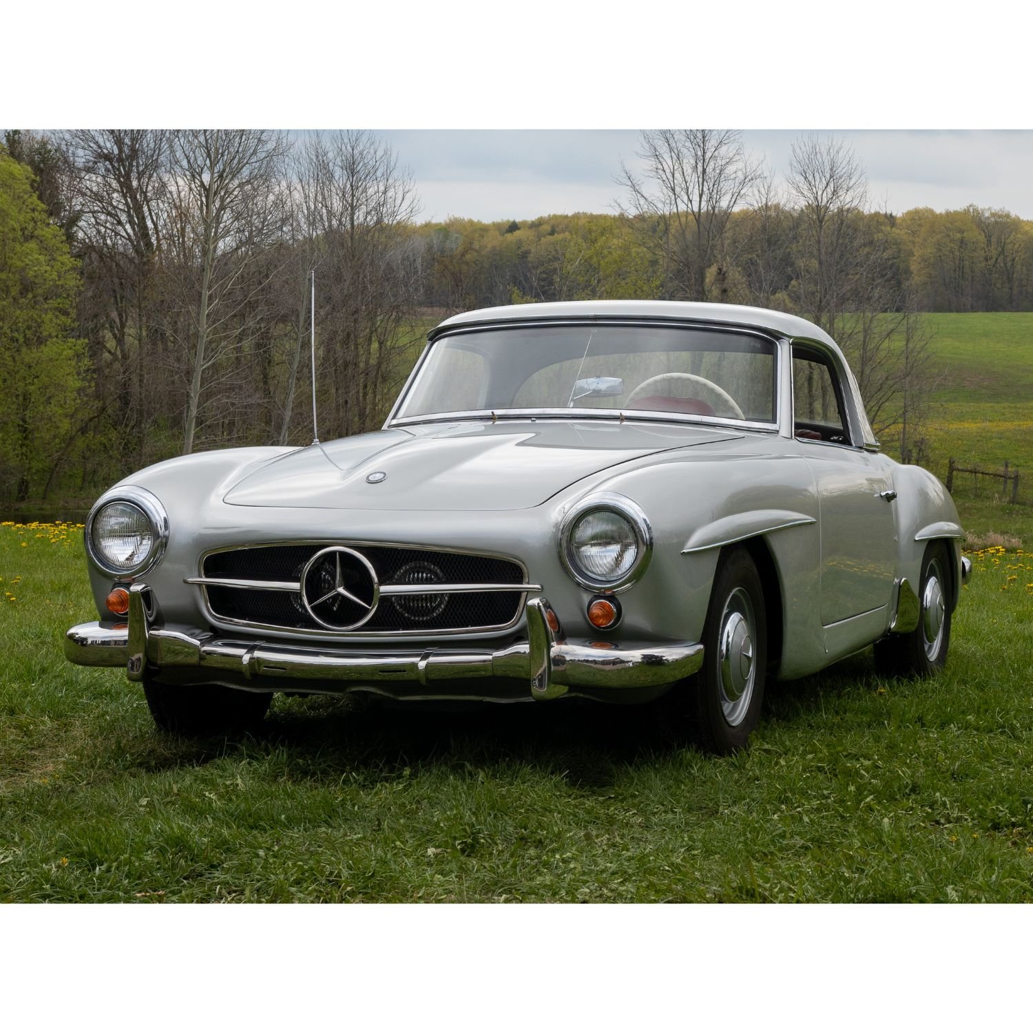 1961 Mercedes-Benz 190SL Roadster, an elegant postwar touring car inspired by the iconic 300SL. Estimate: CA$120,000-$150,000.