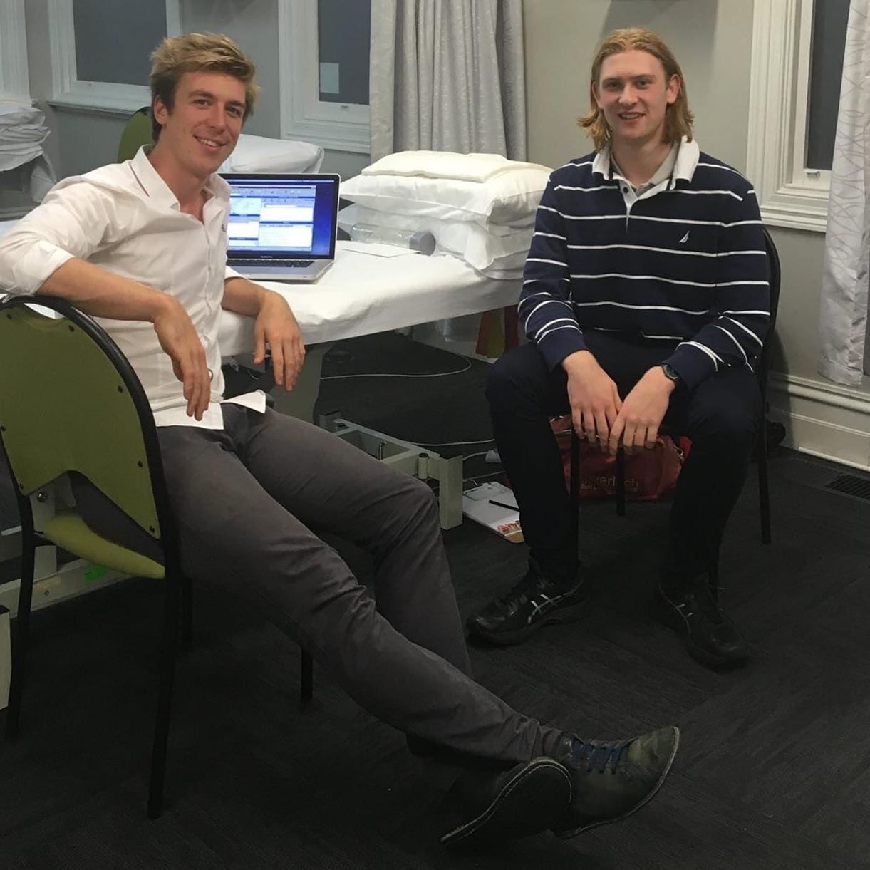 👏🏽 Congrats @_seanmcdaid for accepting a position to study physiotherapy @swinburne 

📸 Sean on Work Experience with Sam in 2016

@swin_physio #physio #physiotherapy  #physiostudent #fbf #physiotherapystudent #physioexercises