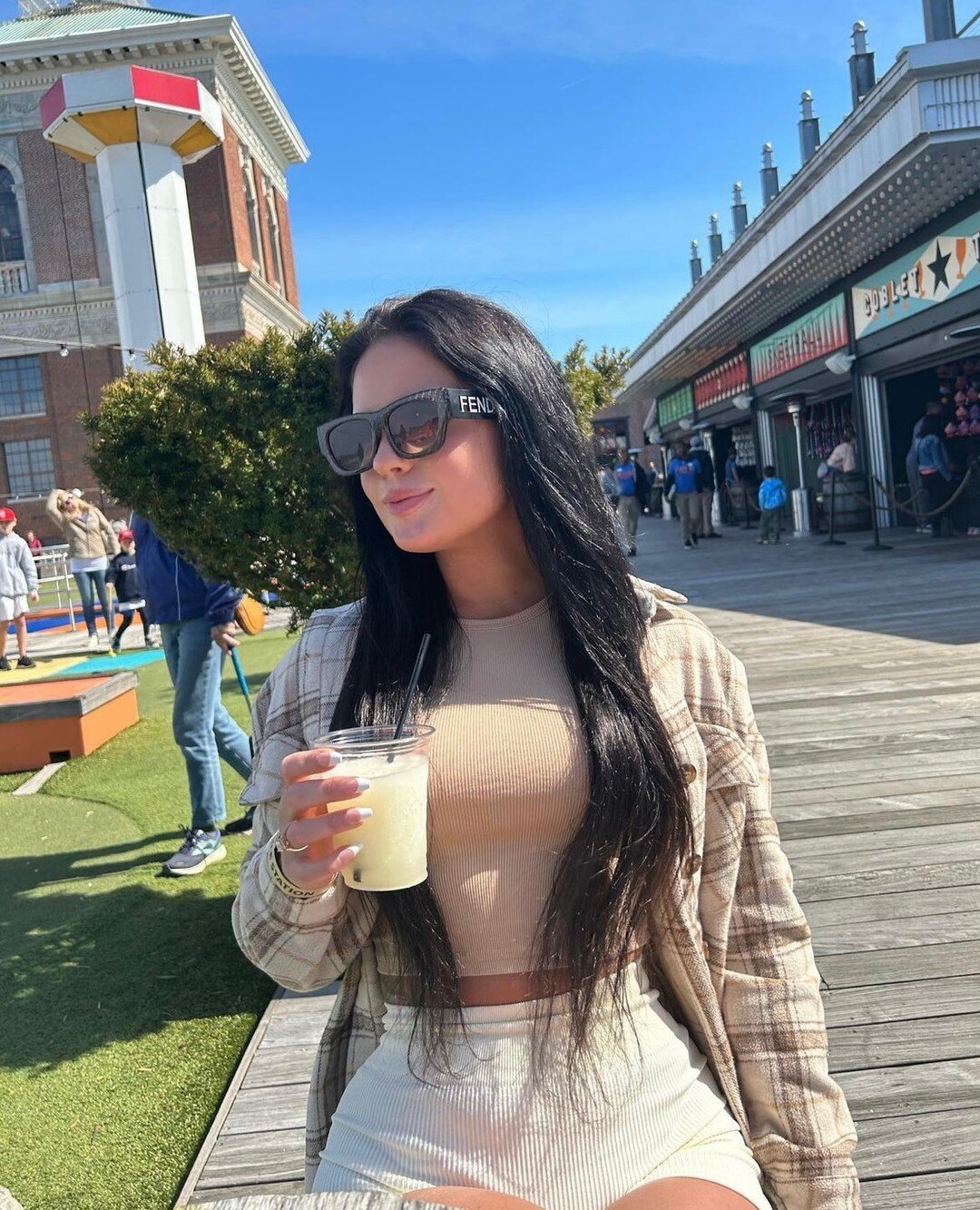 Frozen Lemonade is a lifestyle. 🍋
📸 @&zwnj;biancamichellexox