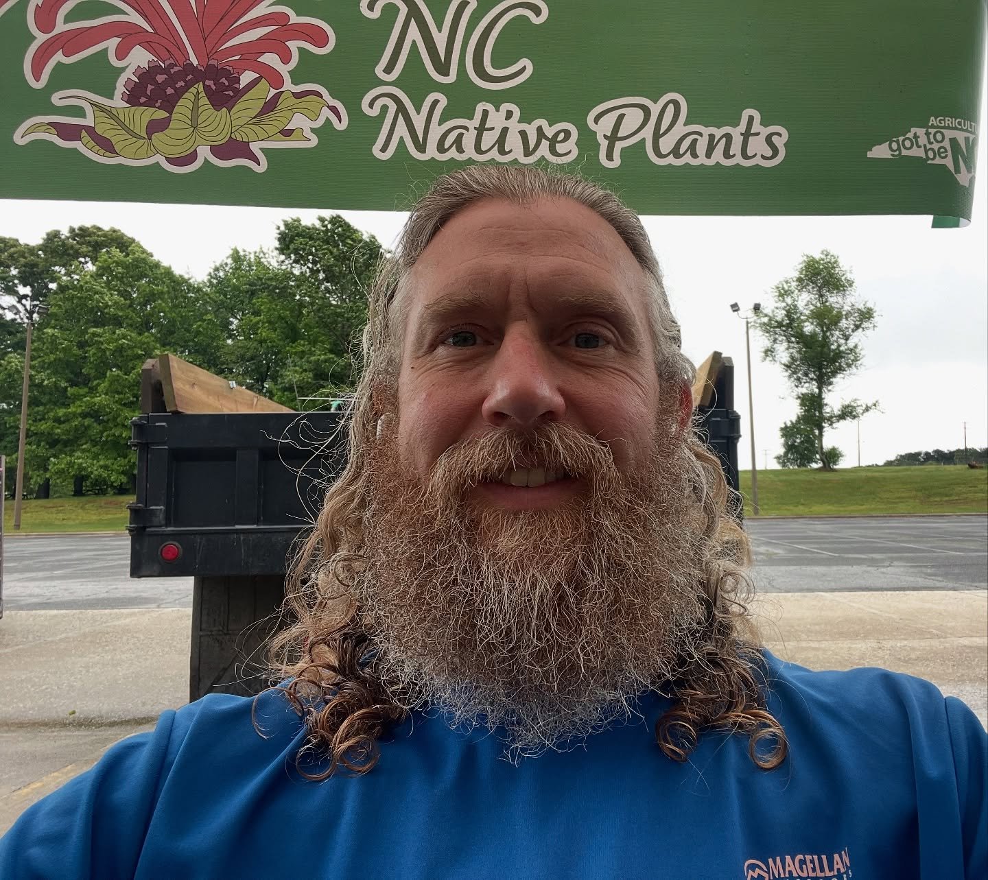 Hello from @benjaminlaelgordon @piedmonttriadfarmersmarket 🌱🌱🌱 come see us every Saturday and Sunday at this fabulous market! 

#plants #plantstagram #nativeplant #farmersmarket