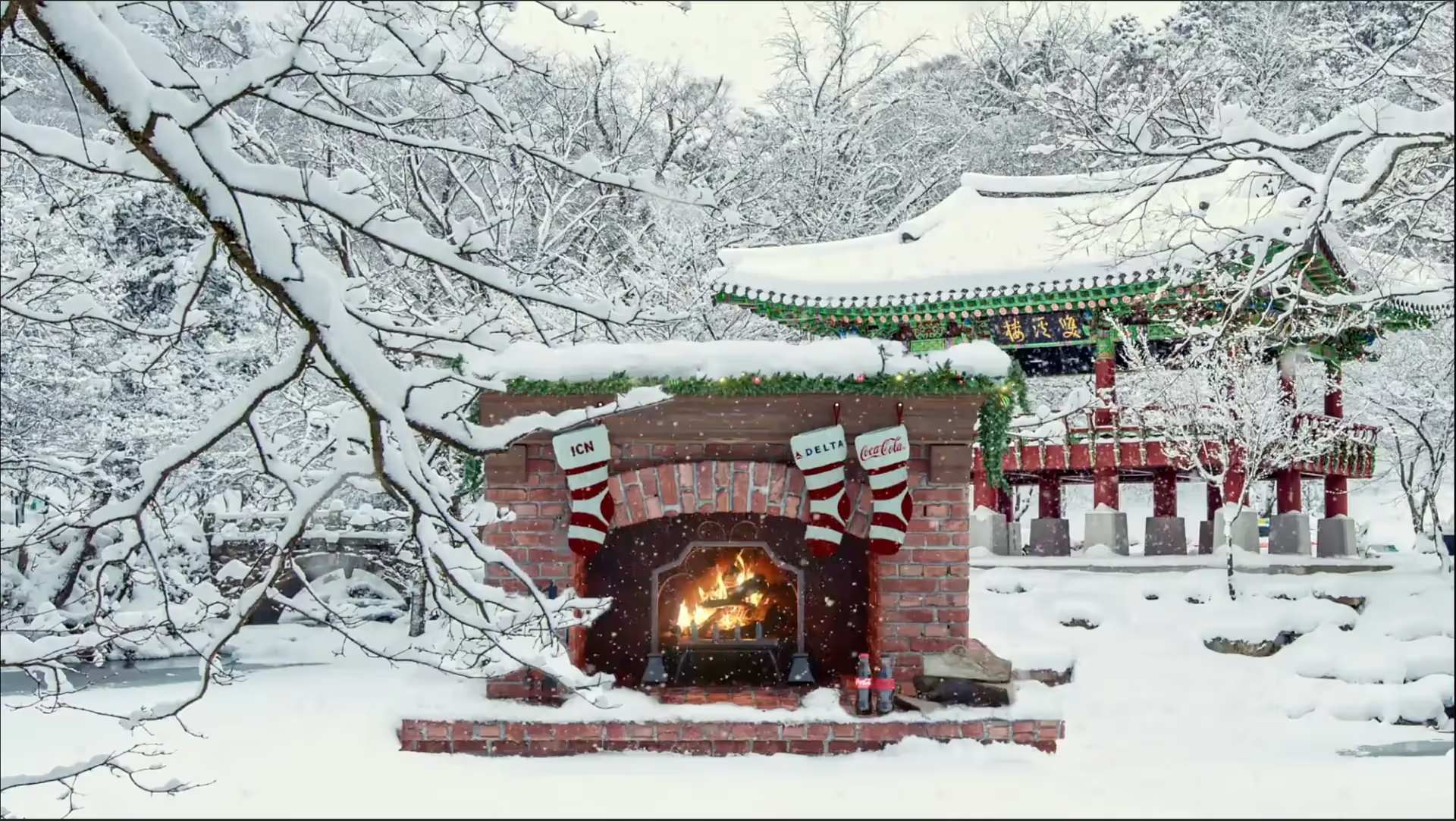DELTA x COCA-COLA: YULE LOG
