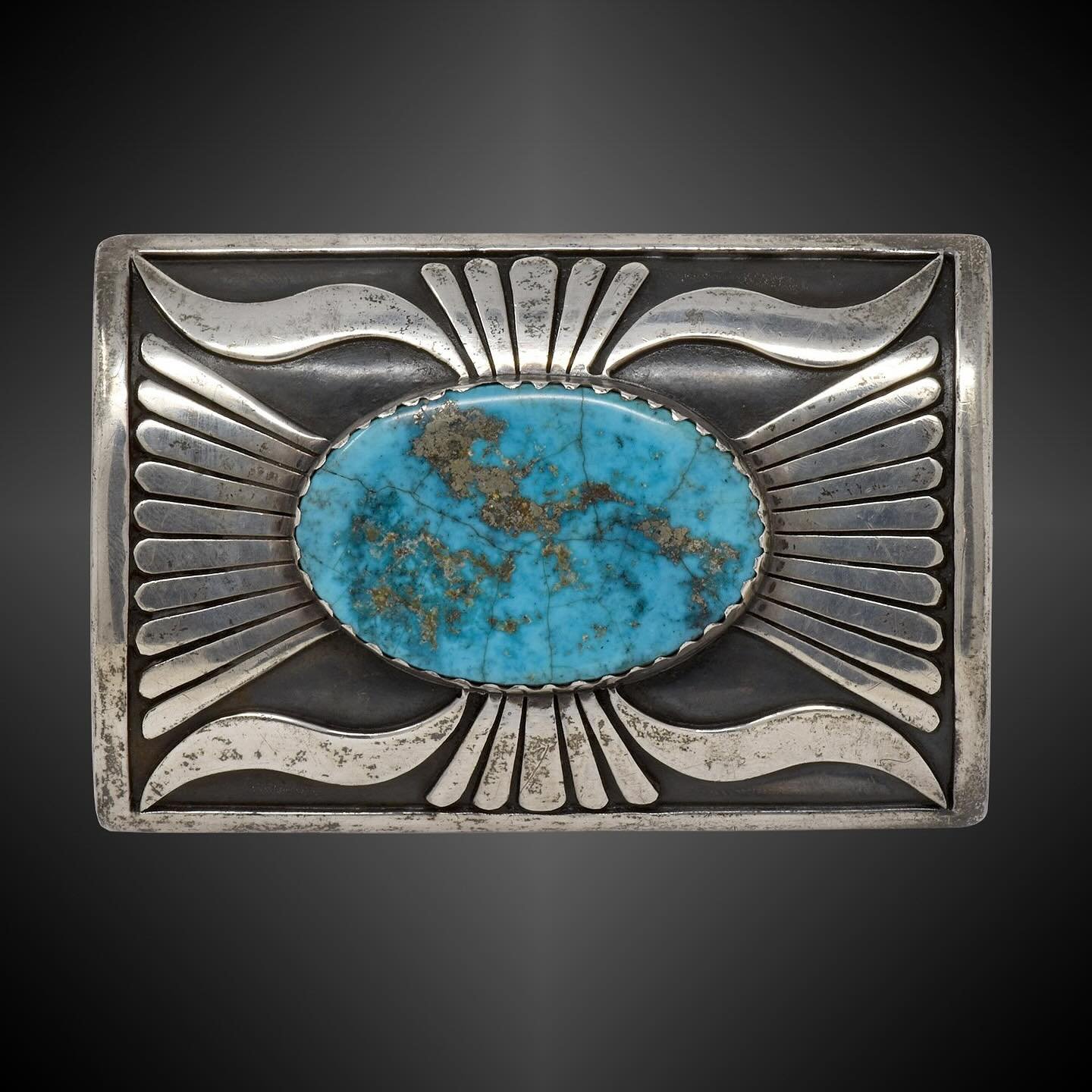 Silver and Turquoise Bow Gaurd, Native American
Navajo Culture, Southwestern USA

Silver, turquoise

1940s - 50s

3.625 x 2.375 in. / 9.25 x 6 cm

Wristlets, or ketohs, were originally worn on a man&rsquo;s left arm as a guard against the snap of a b